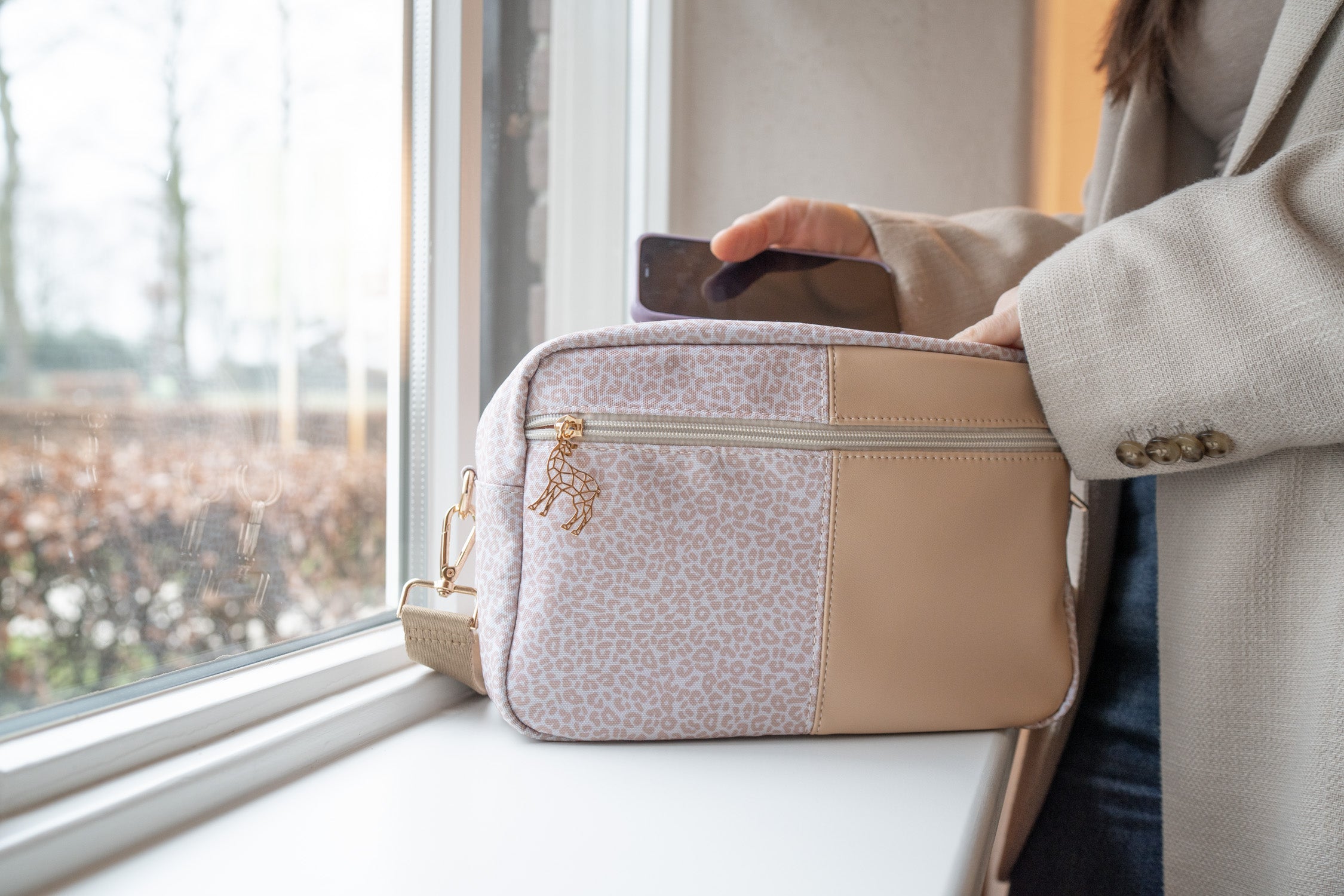 The Lily Pocket – Latte Leopard