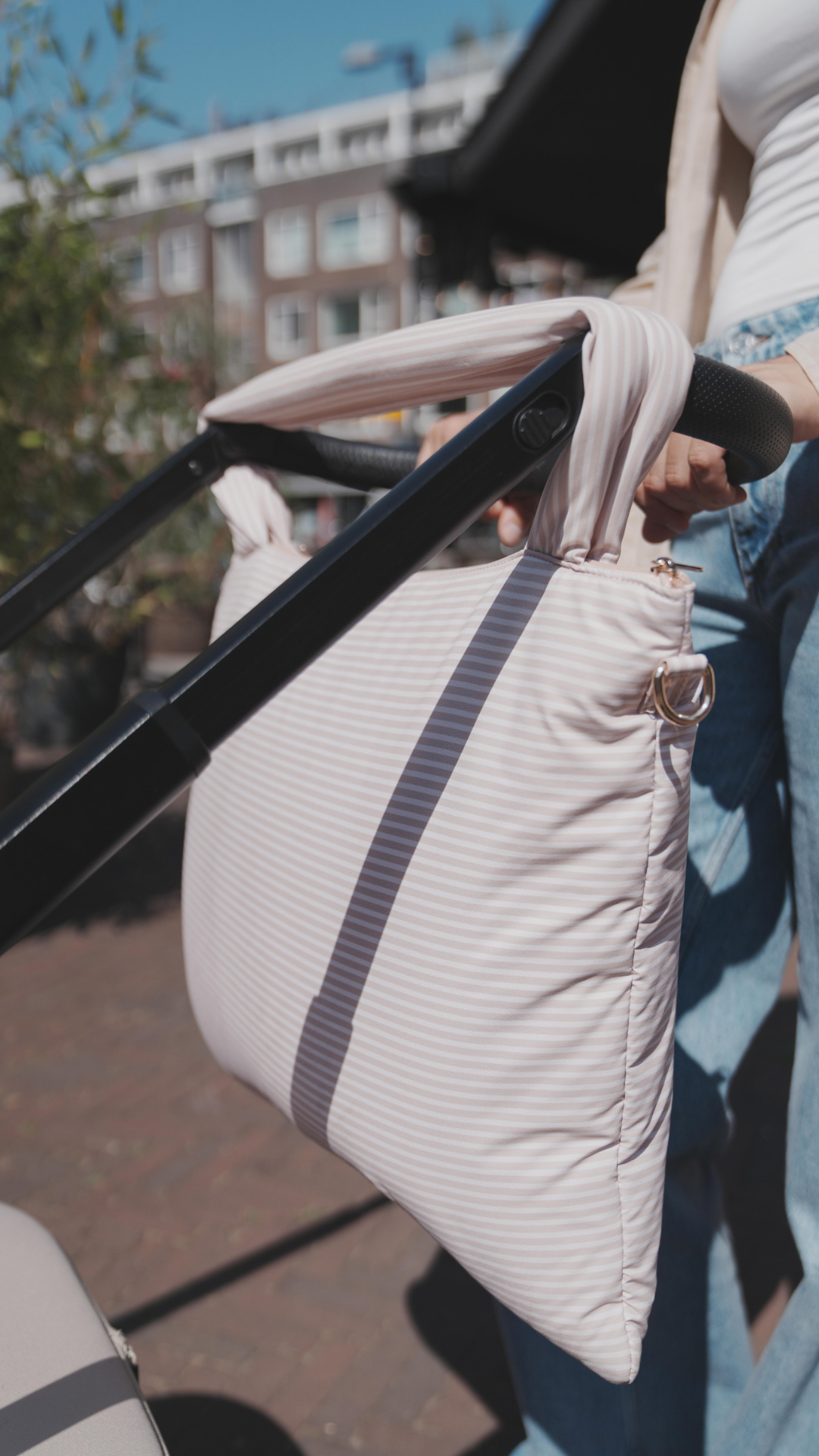 The Lily Tote – Soft Dune