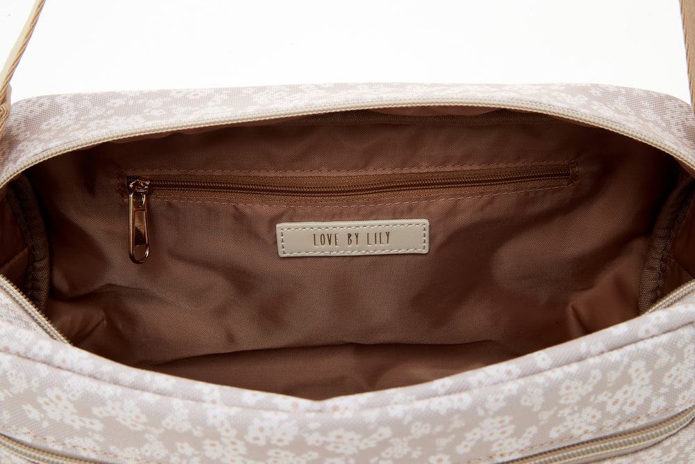 The Lily Pocket Little Daisies – binnenzijde met bruine voering en Love by Lily-label