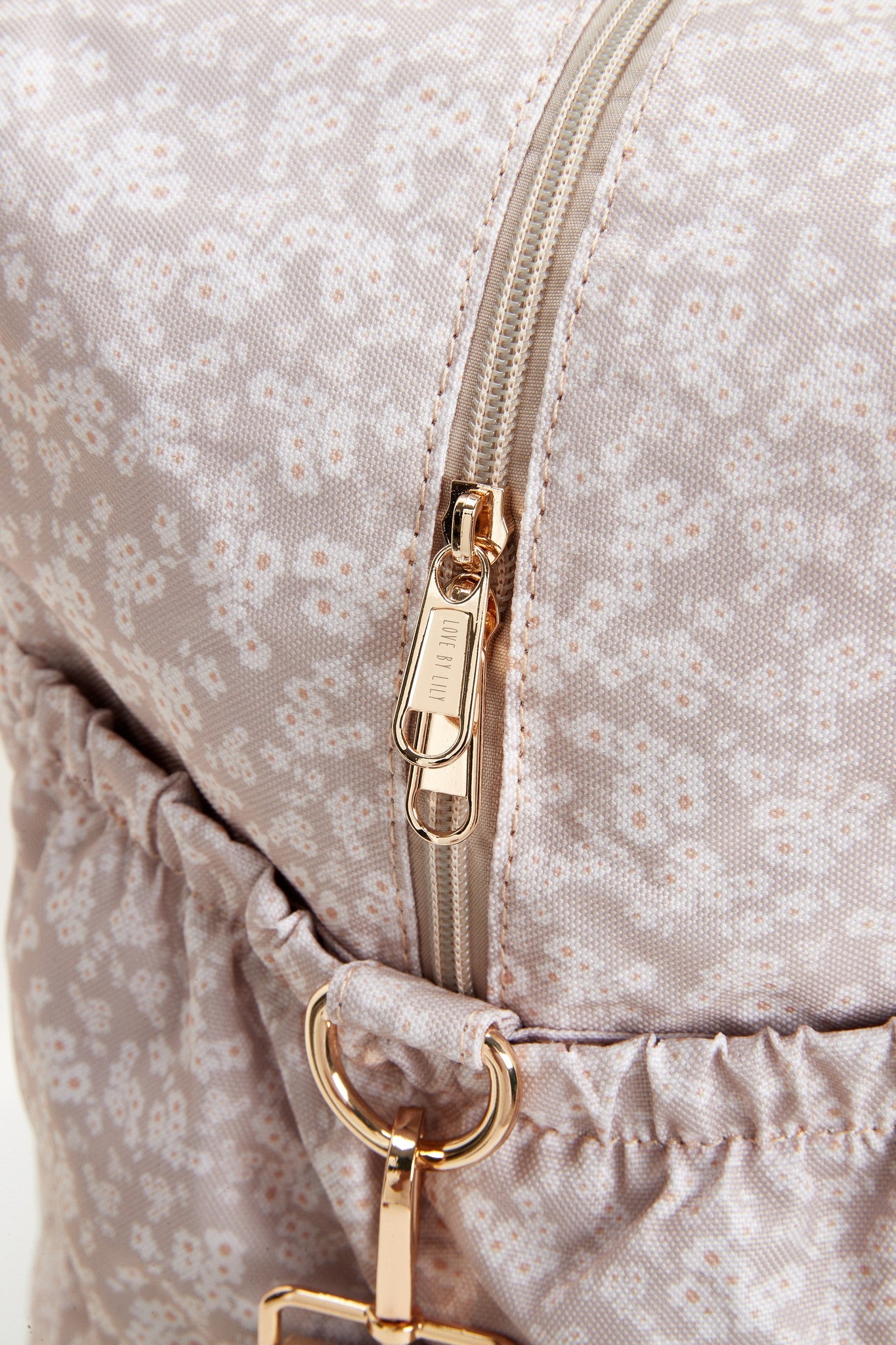 Travel Mom Bag – Little Daisies