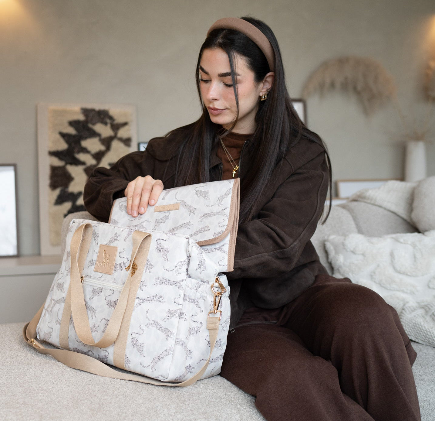 The Lily Daily – Beige Panther