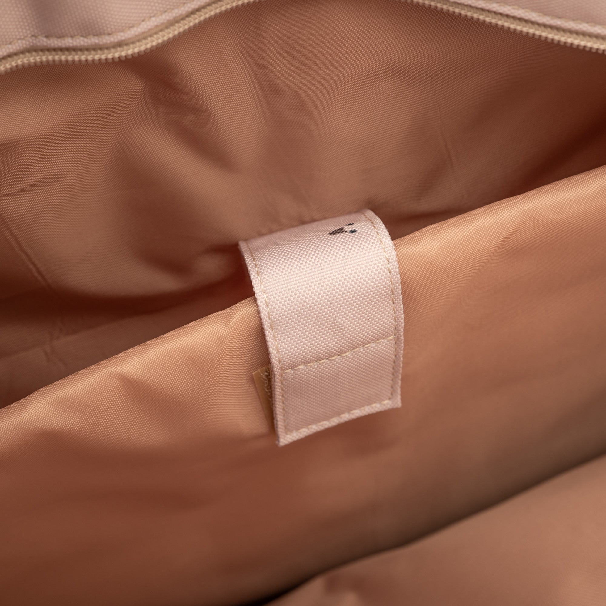 Ideale Travel Mom Bag voor dagjes weg – ruim, praktisch en stijlvol.