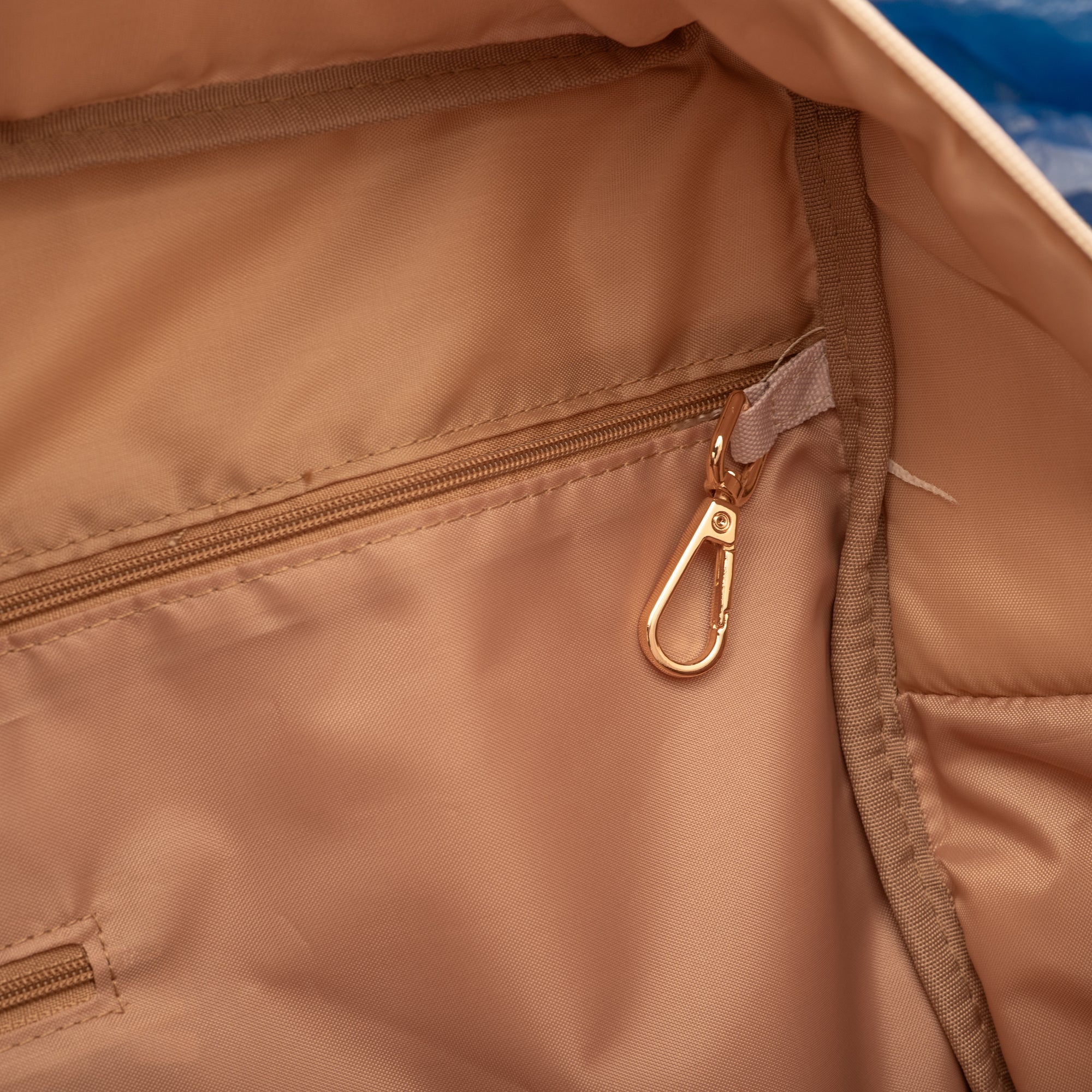 Travel Mom Bag met vogeltjesprint – ook ideaal als vluchttas bij de bevalling.