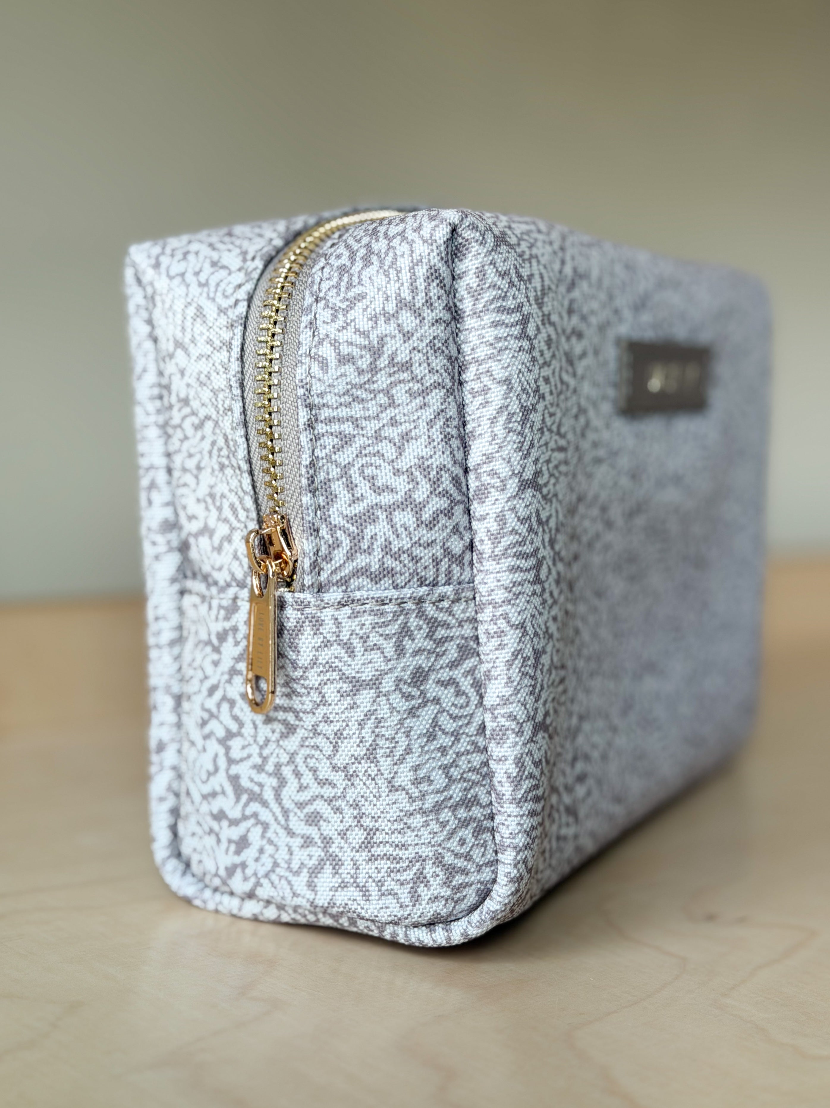 Care Pouch – Pebble Path