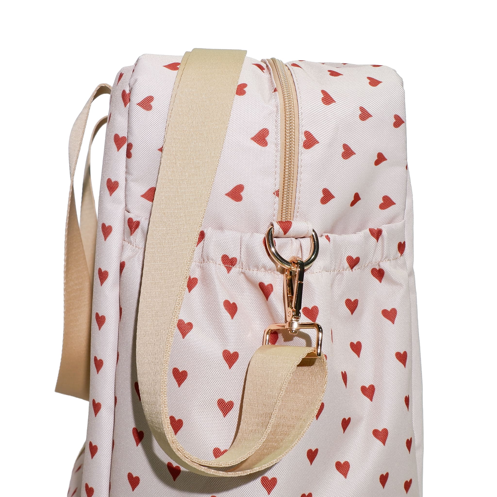 Travel Mom Bag met subtiel hartjespatroon – romantisch op een rustige manier.