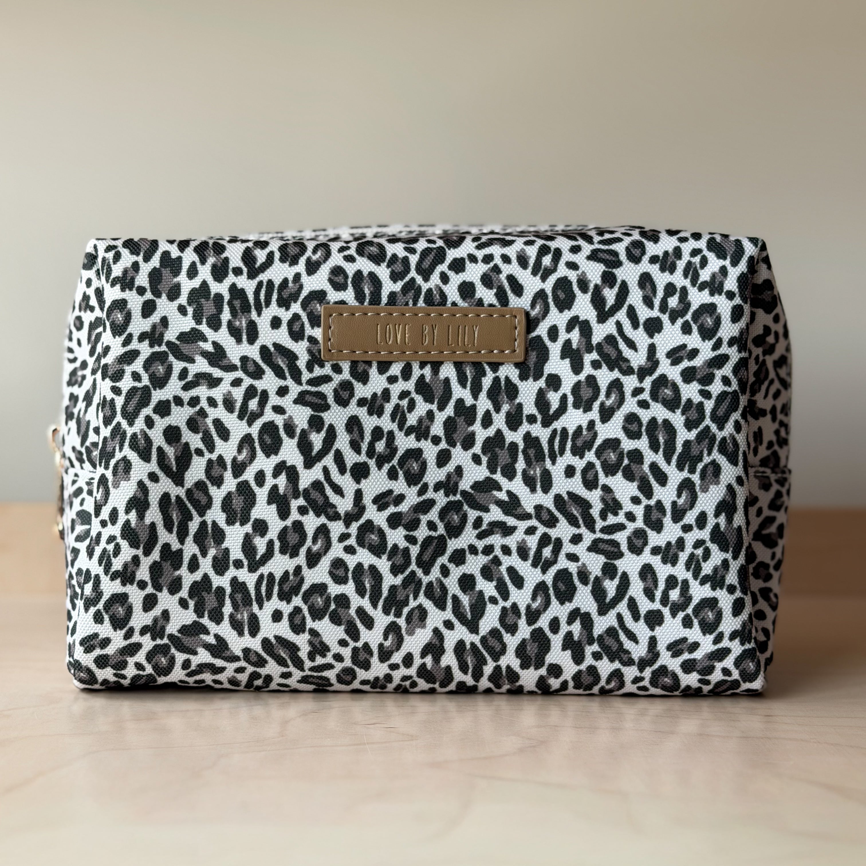 Care Pouch – Snow Leopard