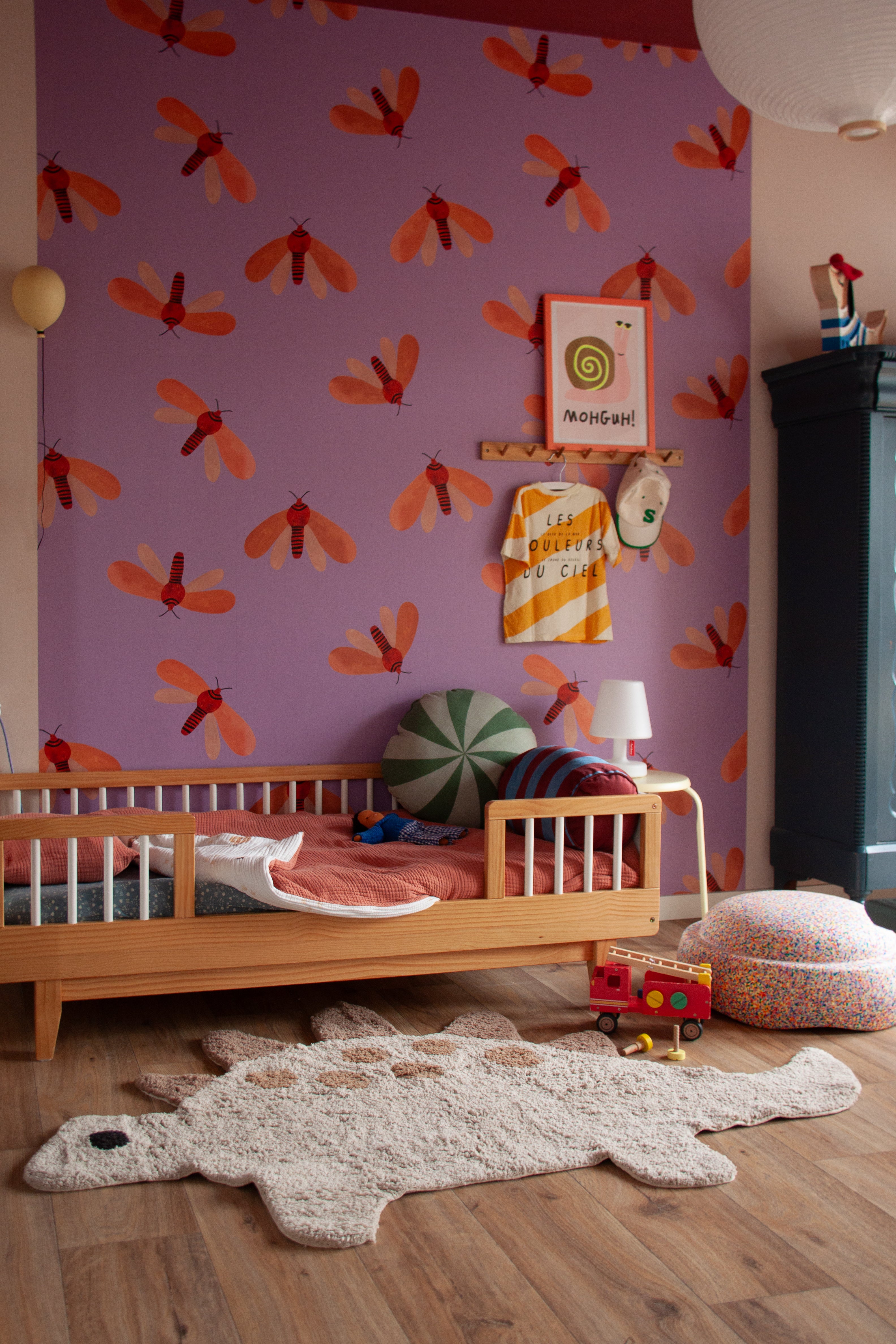 Zacht vloerkleed Sandy Saurus met anti-slip onderzijde voor veilig spelen.