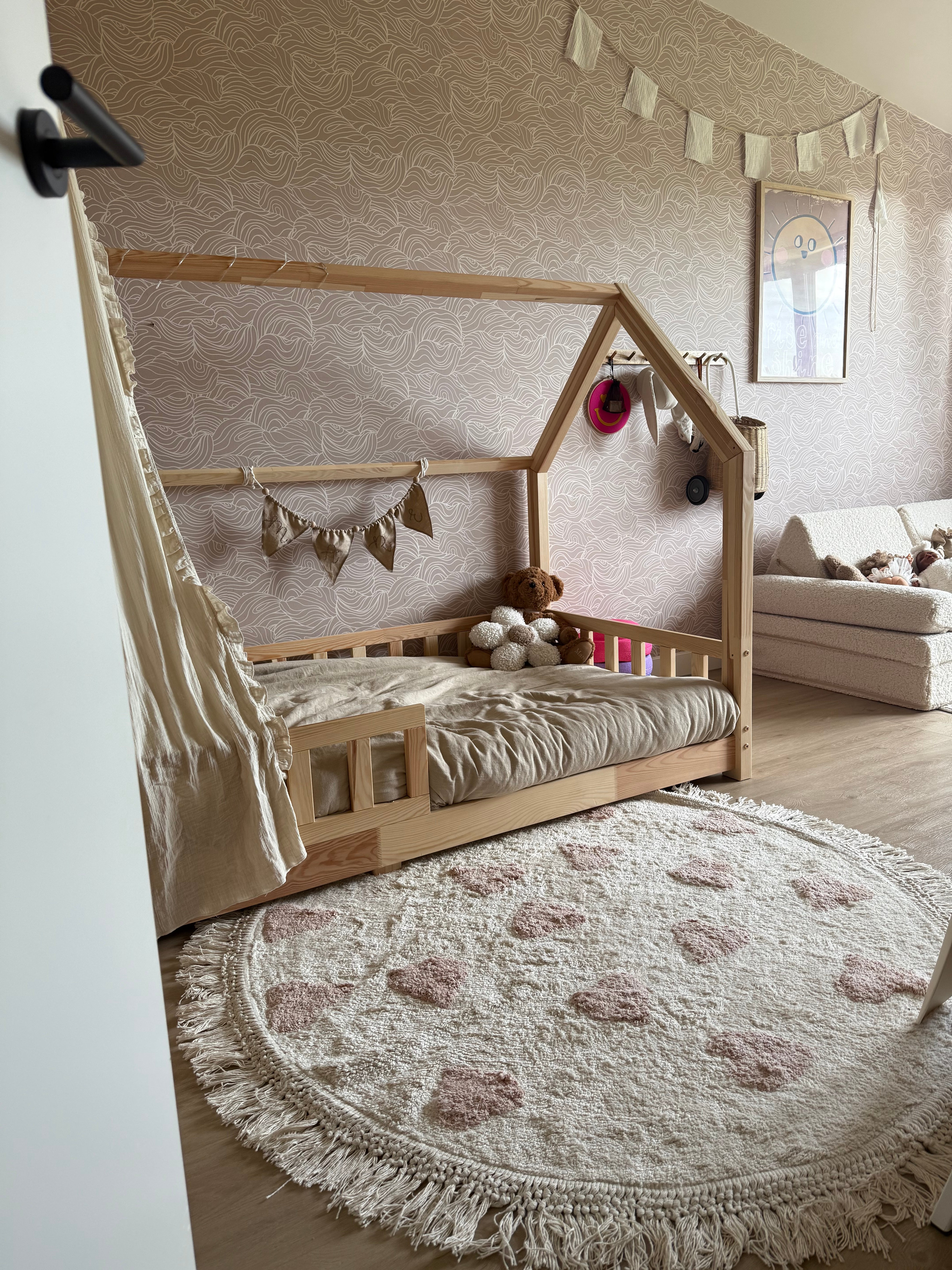 Blush Hearts vloerkleed van hoogwaardig, kindvriendelijk materiaal.