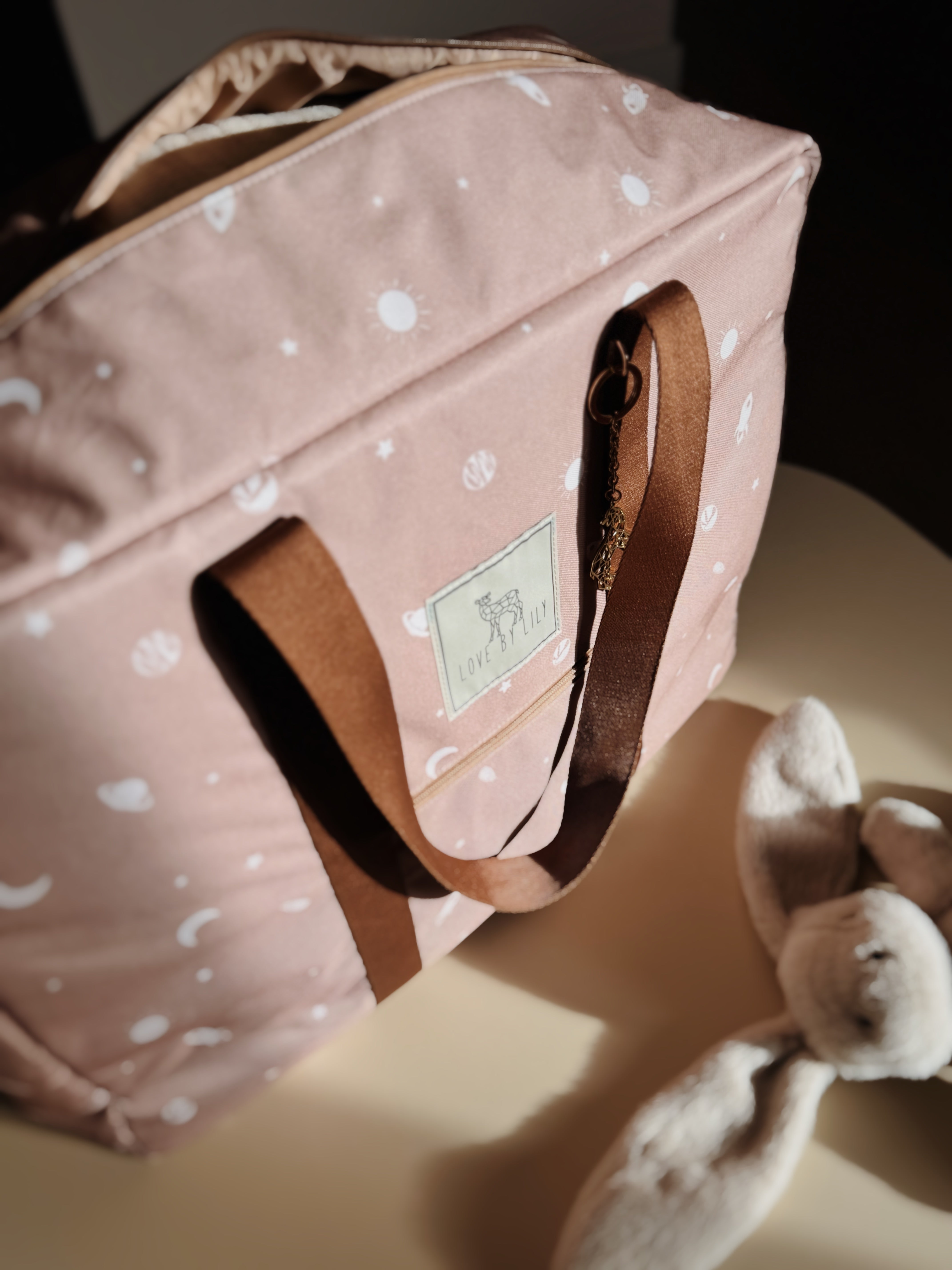 Travel Mom Bag My Universe – ideaal voor moeders onderweg, met ruim interieur.