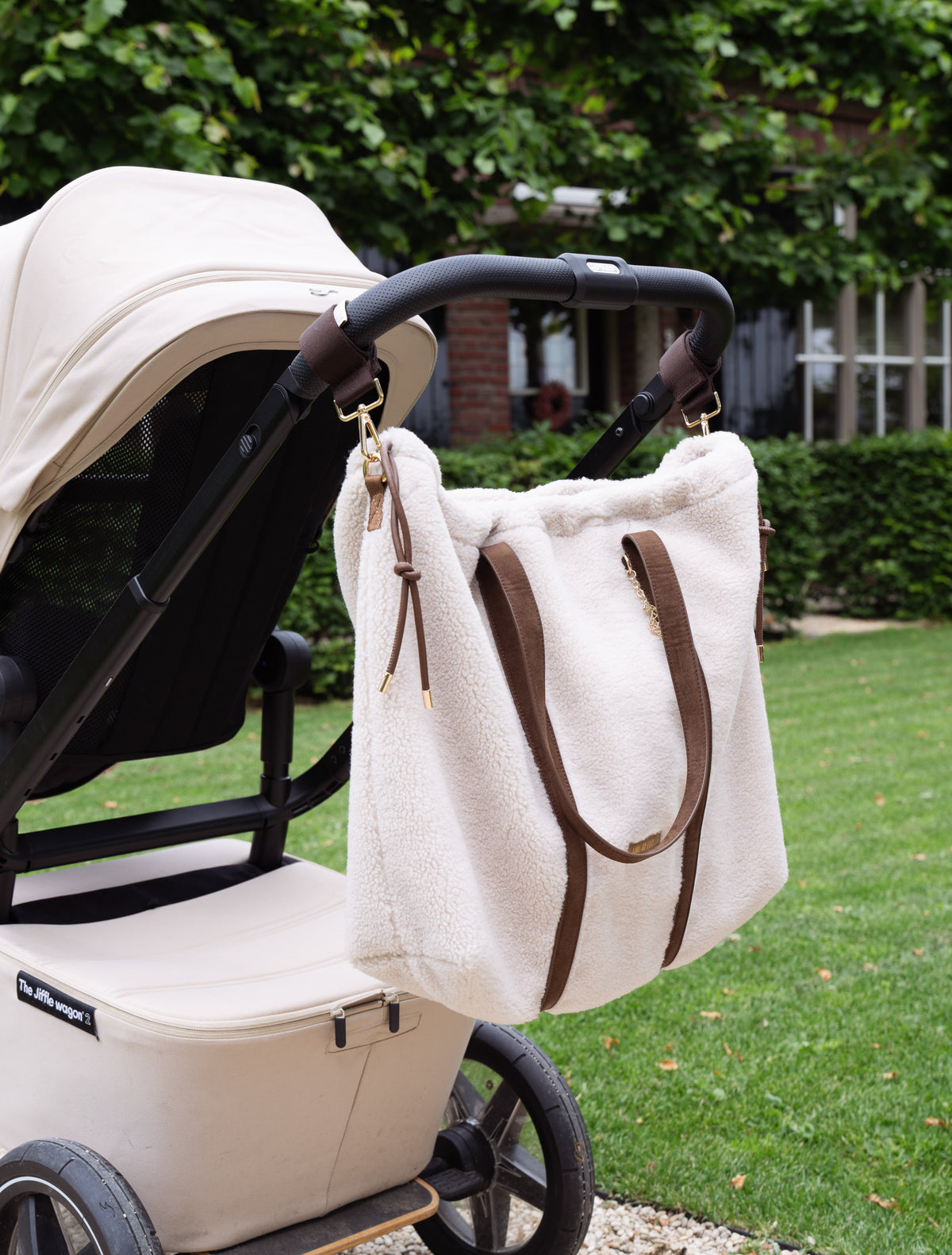 The Cozy Mom Tote – Macchiato Beige