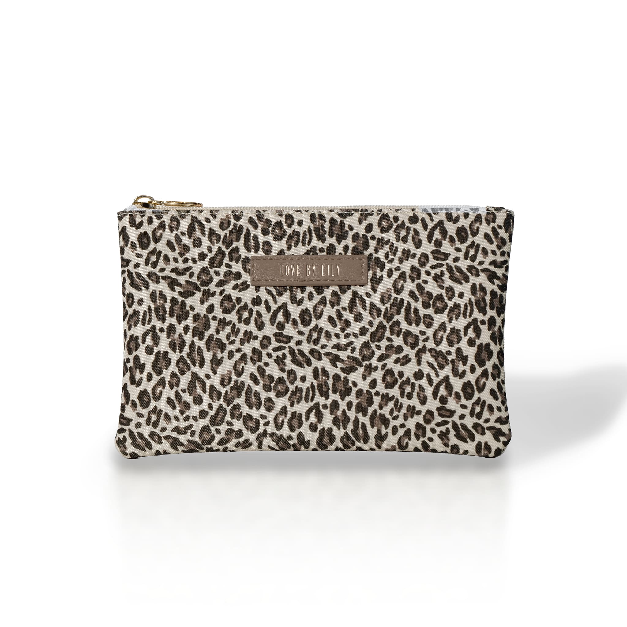 Rustige pouch met lichte animal print – ideaal voor baby essentials.