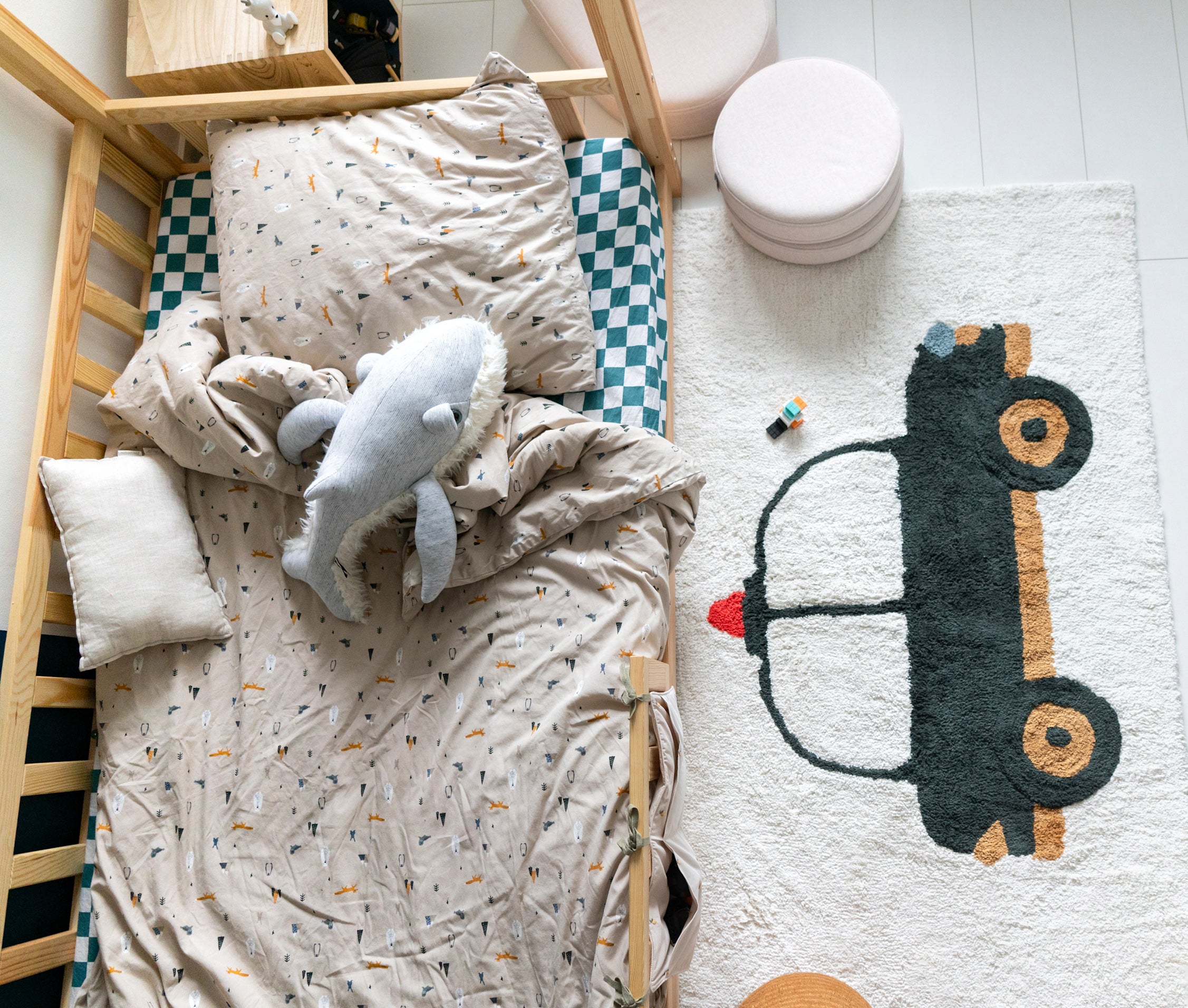 Zacht kinderkamer kleed met politieauto motief