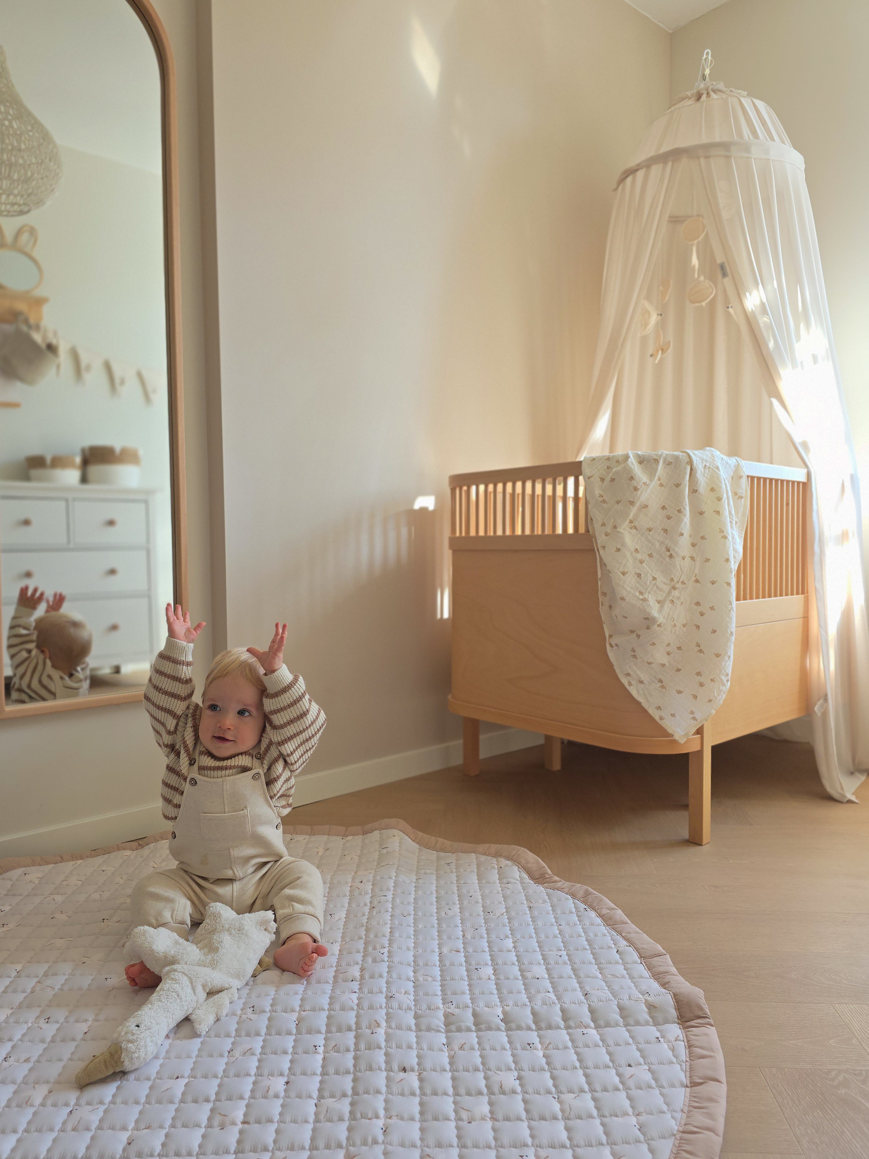 Dit speelkleed van love by lily heeft een antislip onderkant en is wasbaar