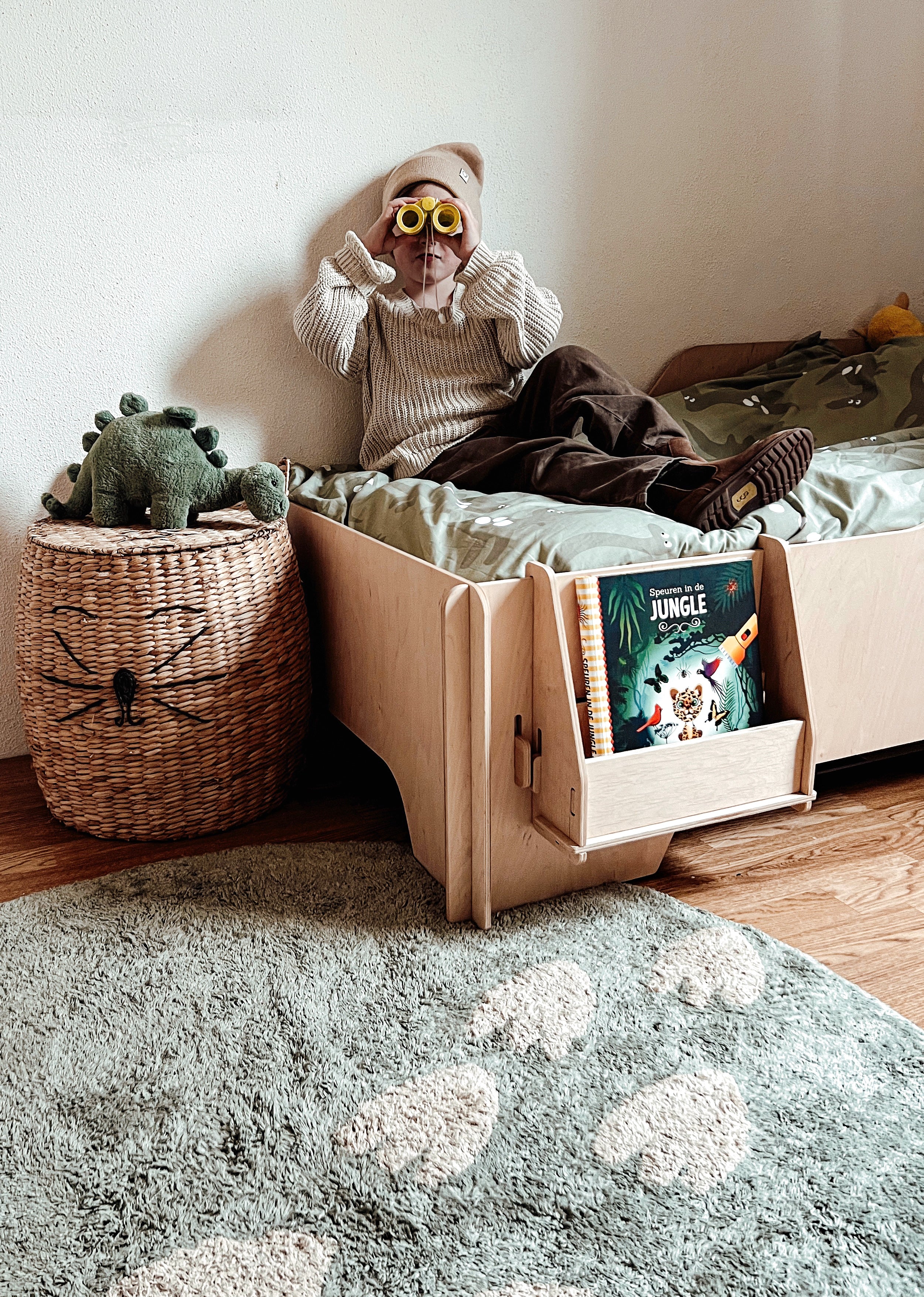 Stoer dino vloerkleed in groen, perfect voor jongenskamer of babykamer met dinothema