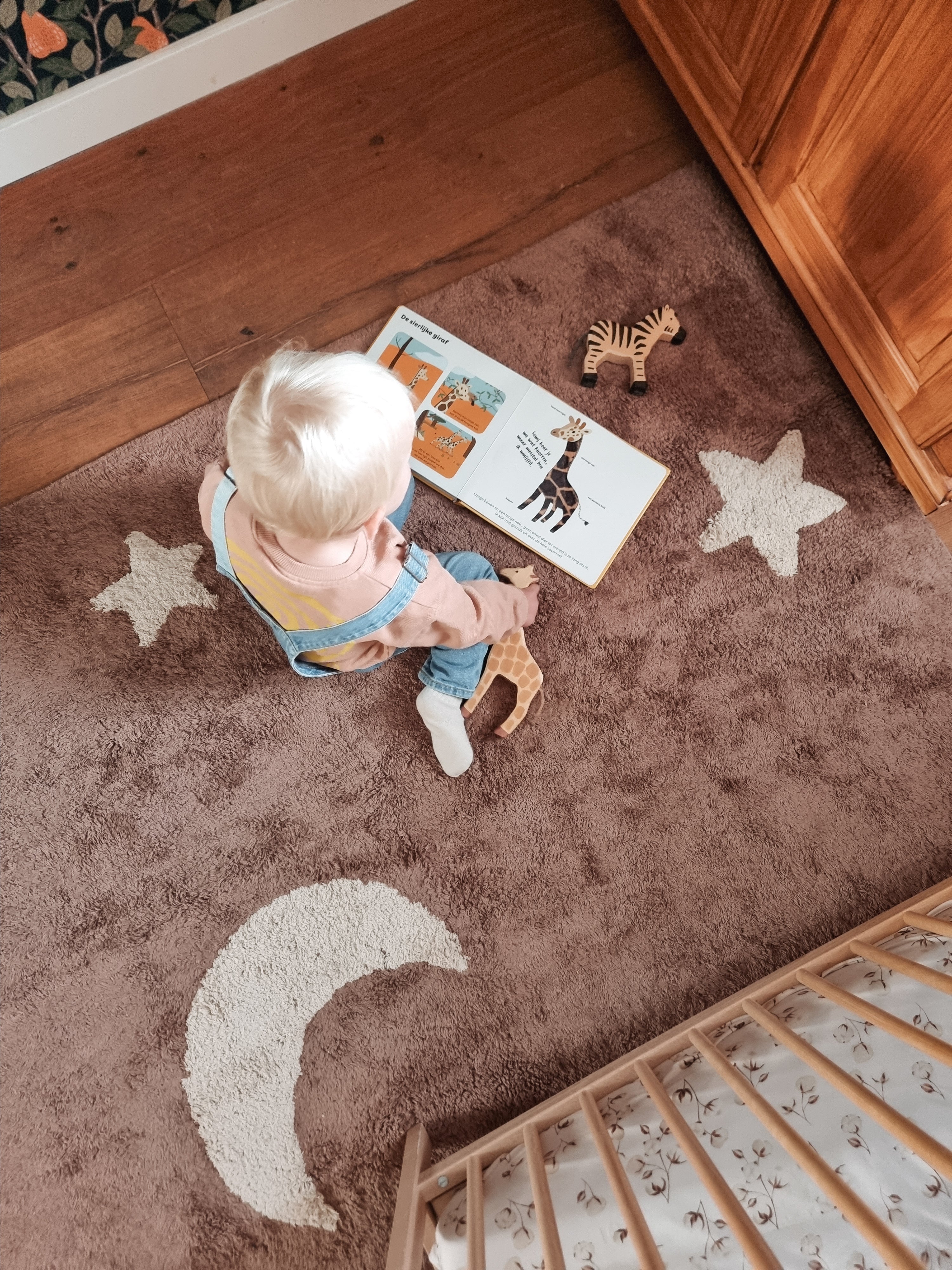 Vloerkleed roze nachtelijke look met maan en twee sterren