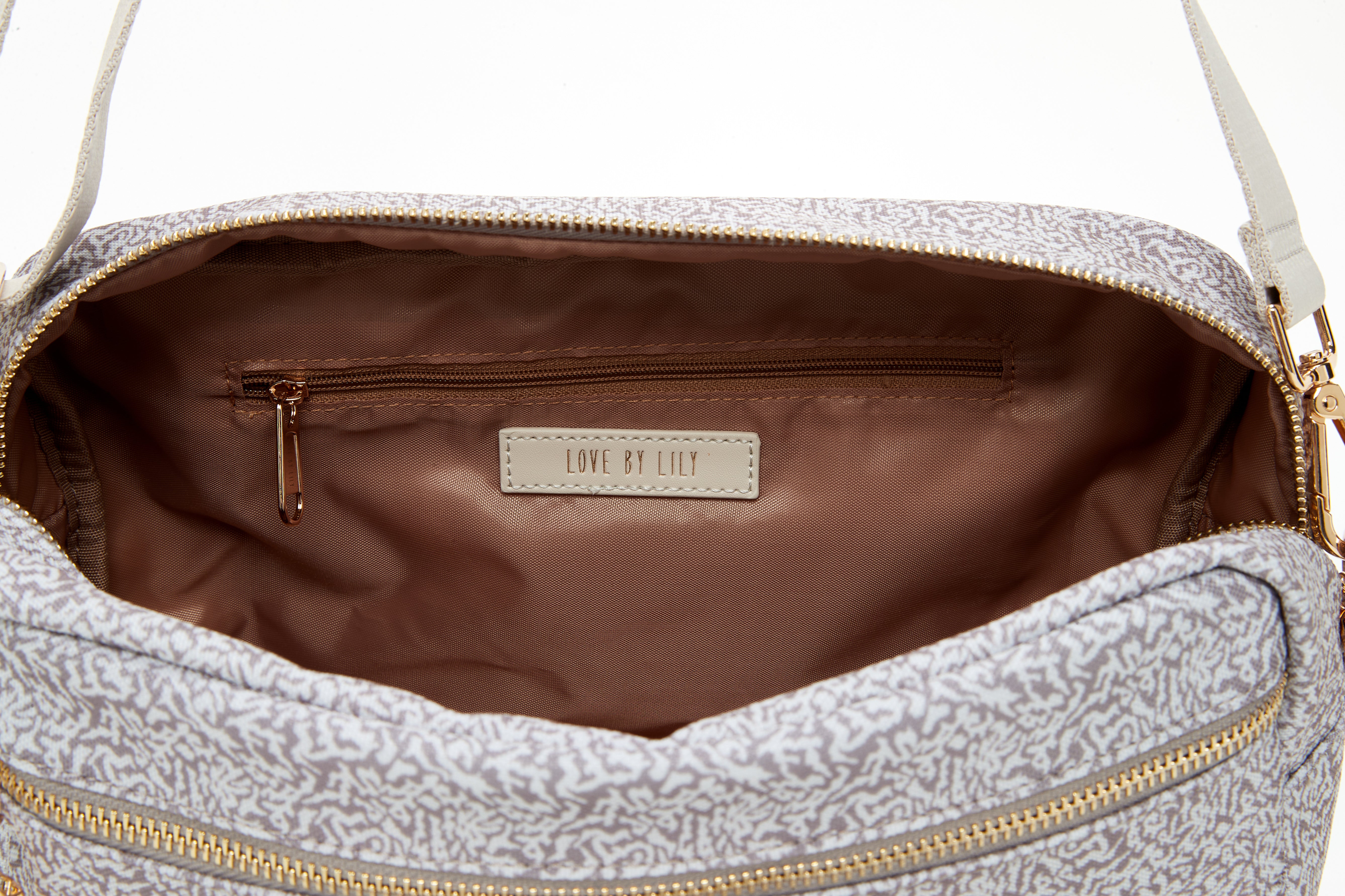 The Lily Pocket – Pebble Path