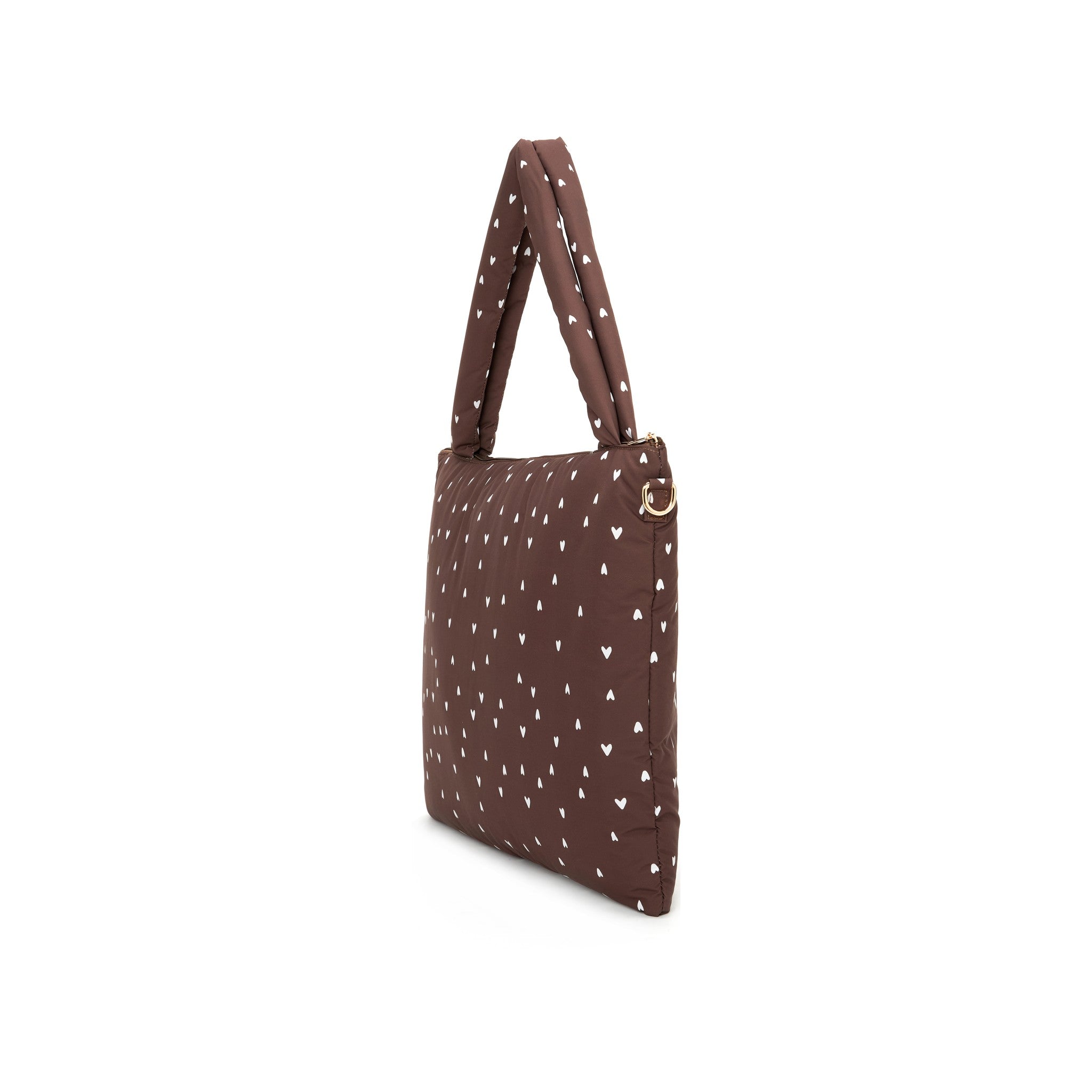 The Lily Tote luiertas van Love by Lily in Deep Amour hartjesprint, zijaanzicht op witte achtergrond