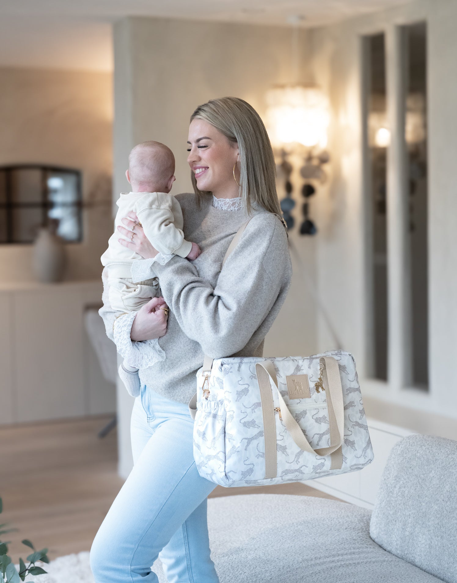 The Lily Daily – Beige Panther