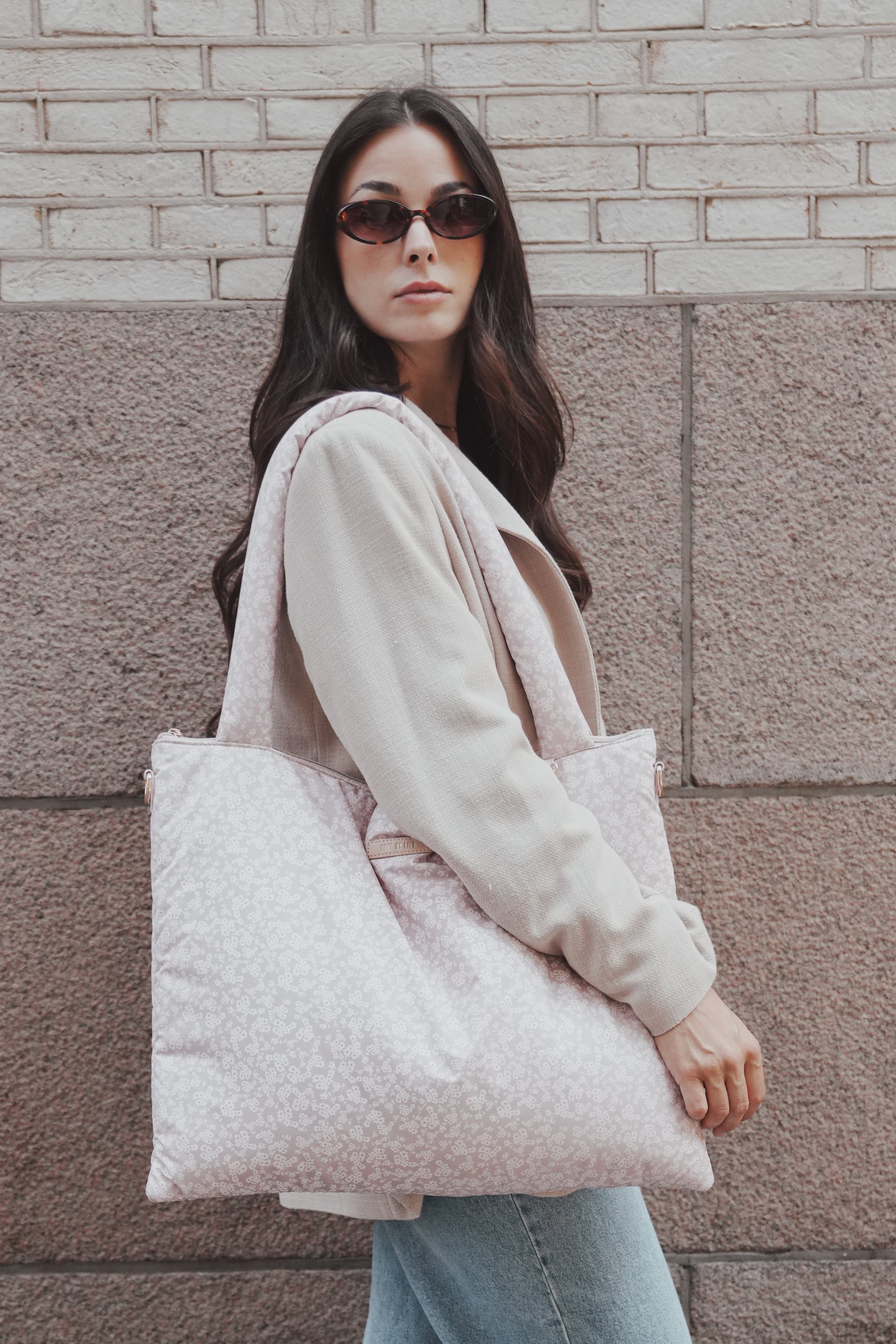 The Lily Tote – Little Daisies