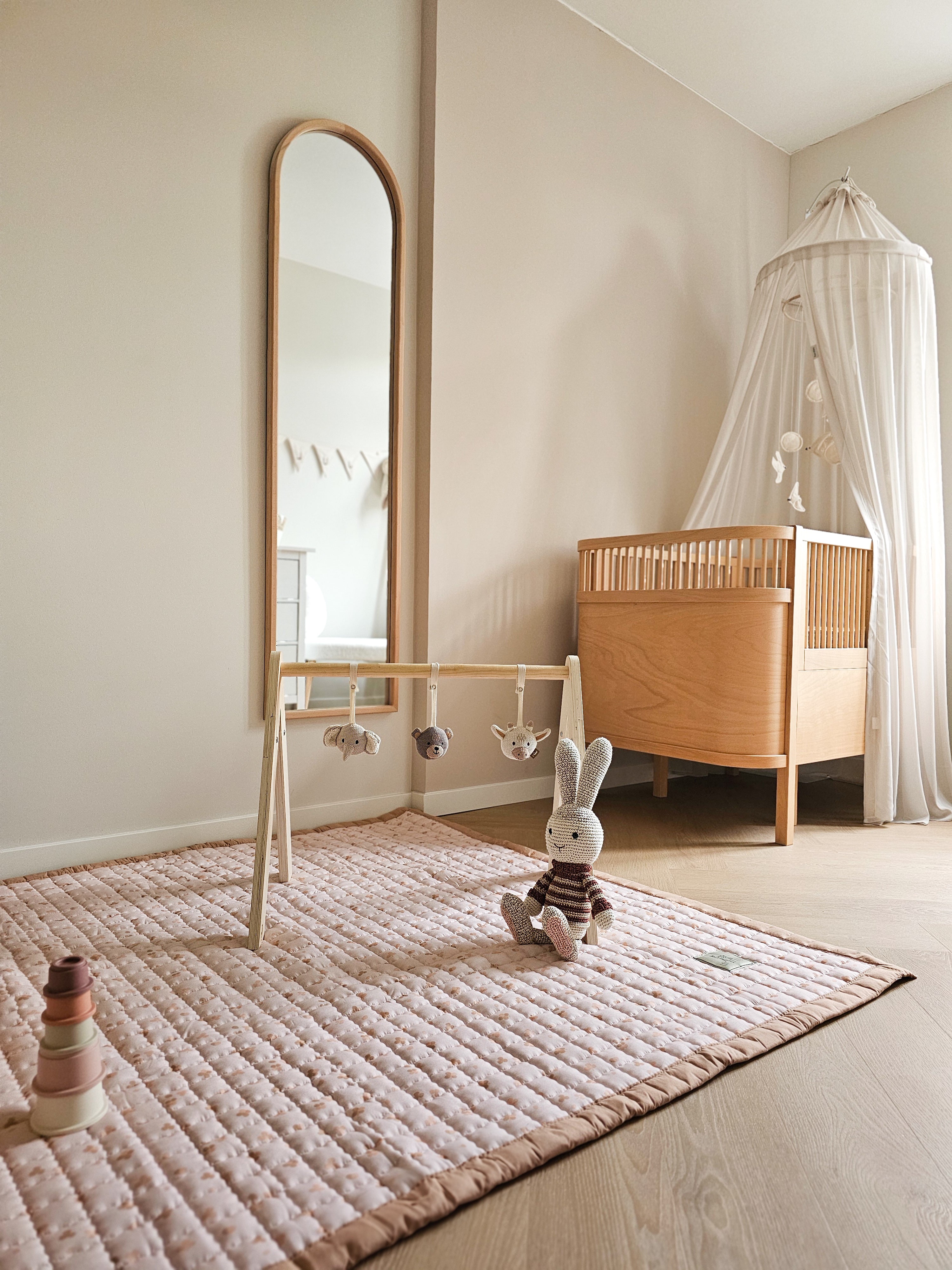 Beige speelmat Sandy Clovers – groot speelkleed voor baby tummy time