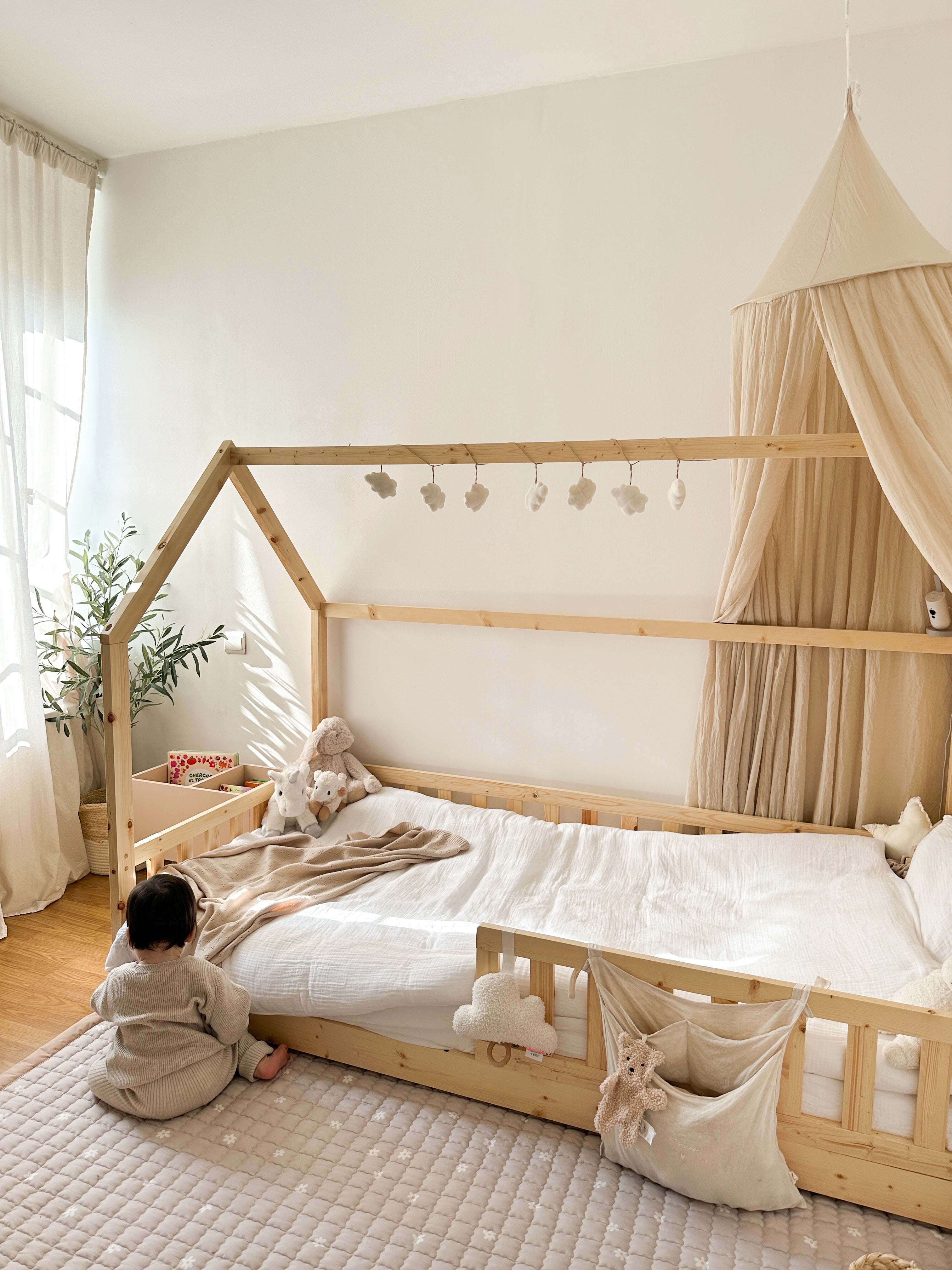 Speelmat met een dromerig bloemenmotief, geïnspireerd op een lentetuin.