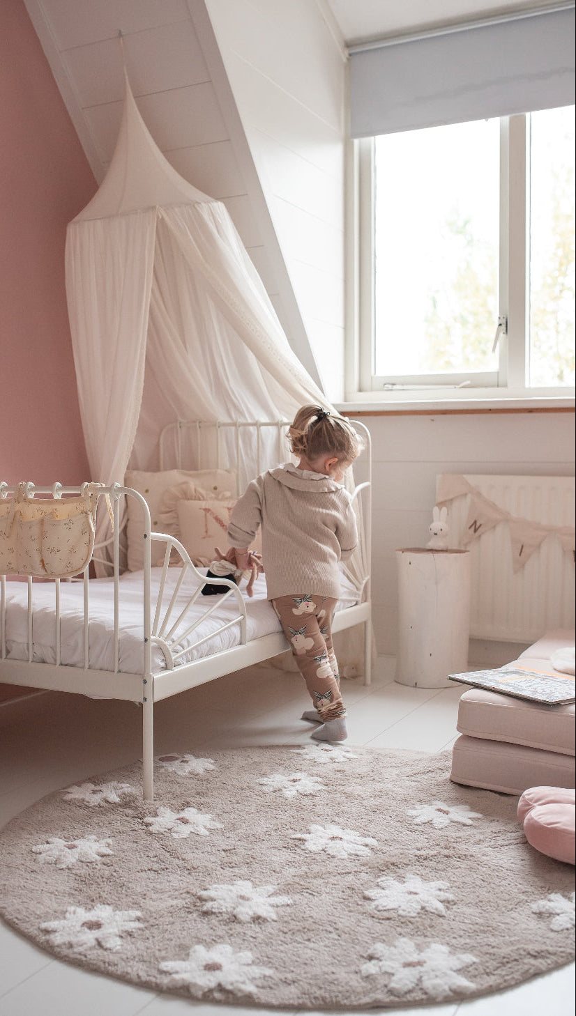 Daisy Night – Bloemen vloerkleed babykamer