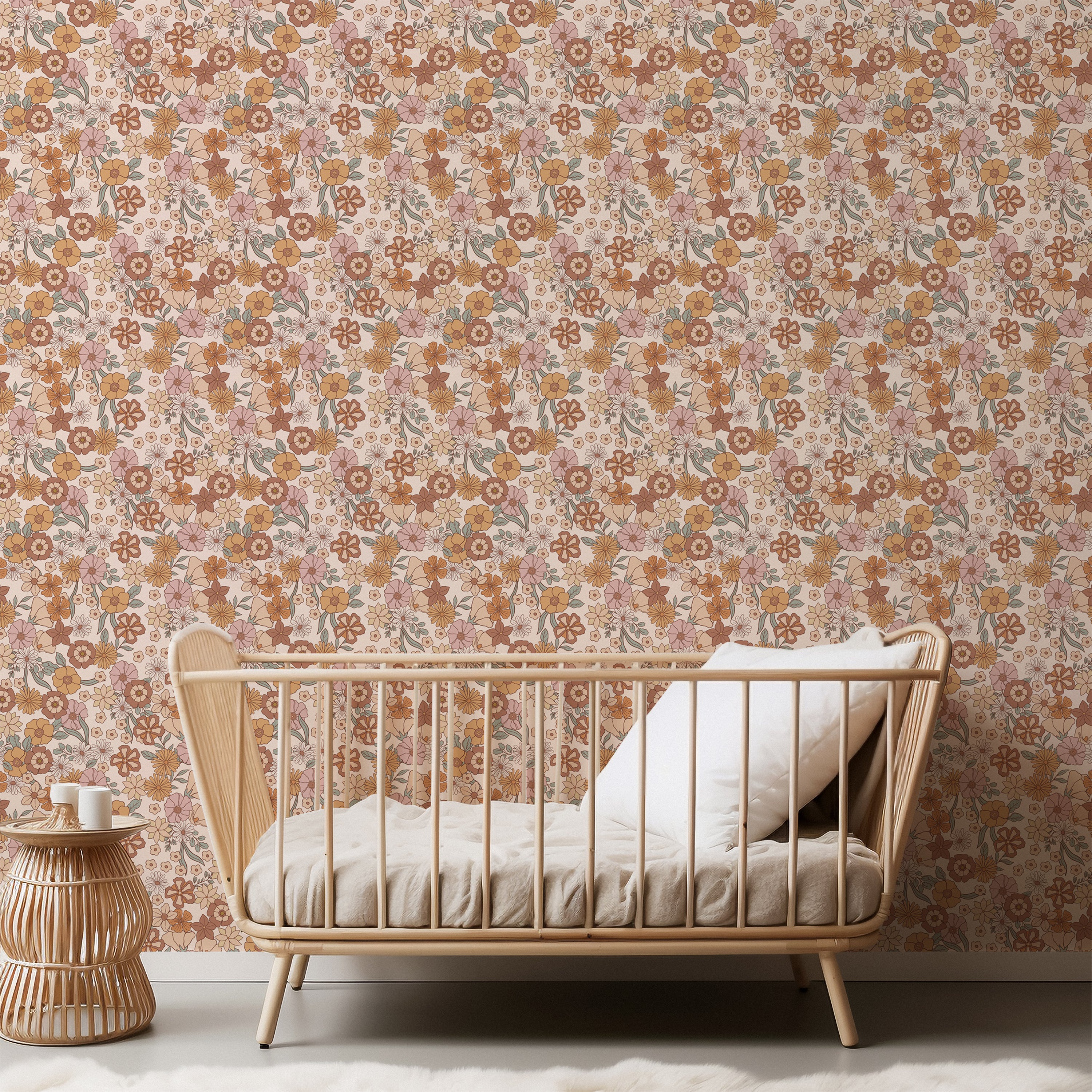 Bloemen behang flowerfarm sand in beige roze tinten. Ideaal voor de meisjeskamer met romantische uitstraling. 