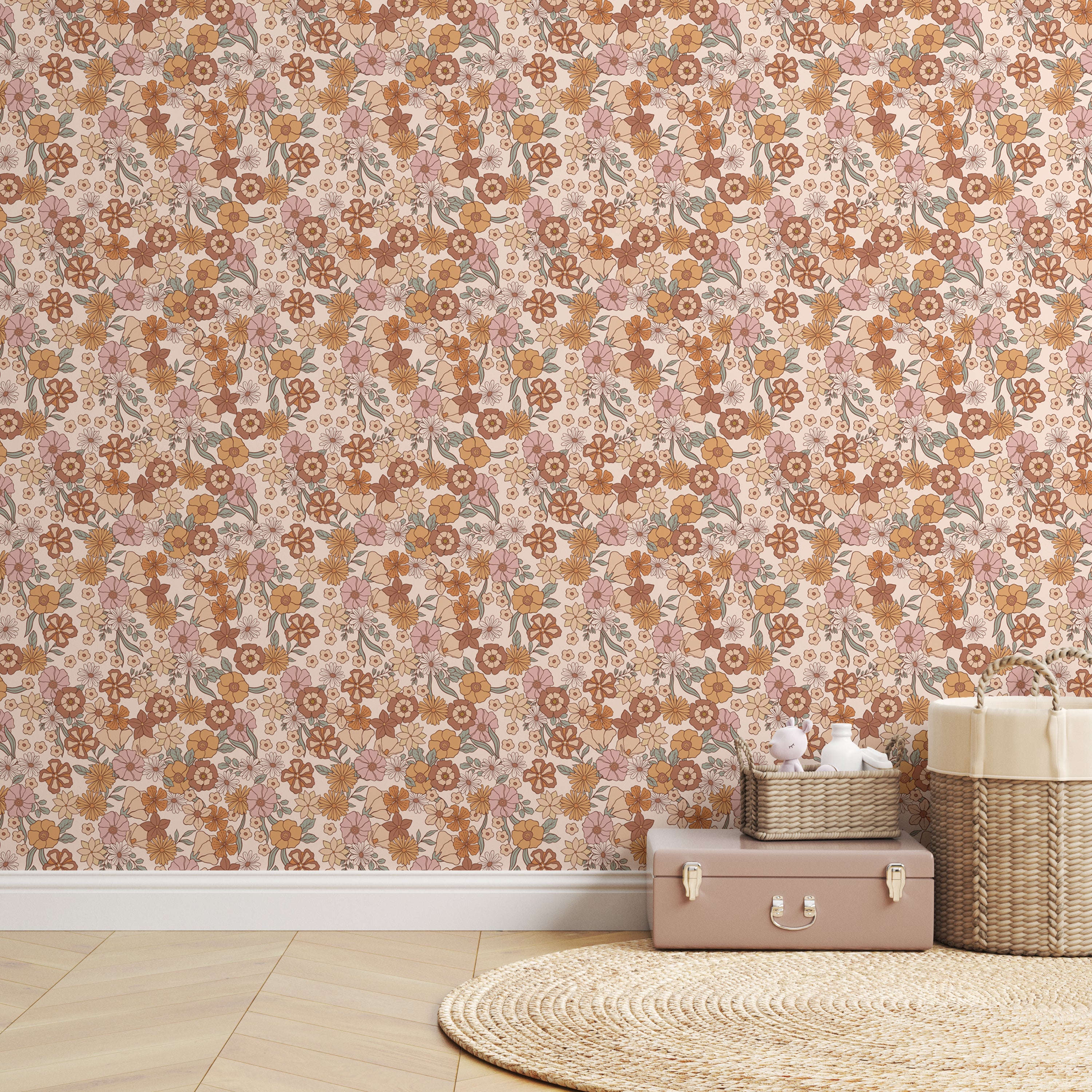 Vintage stijl bloemen behang Flowerfarm – Sand, een tijdloos accent voor babykamers en meisjeskamers.
