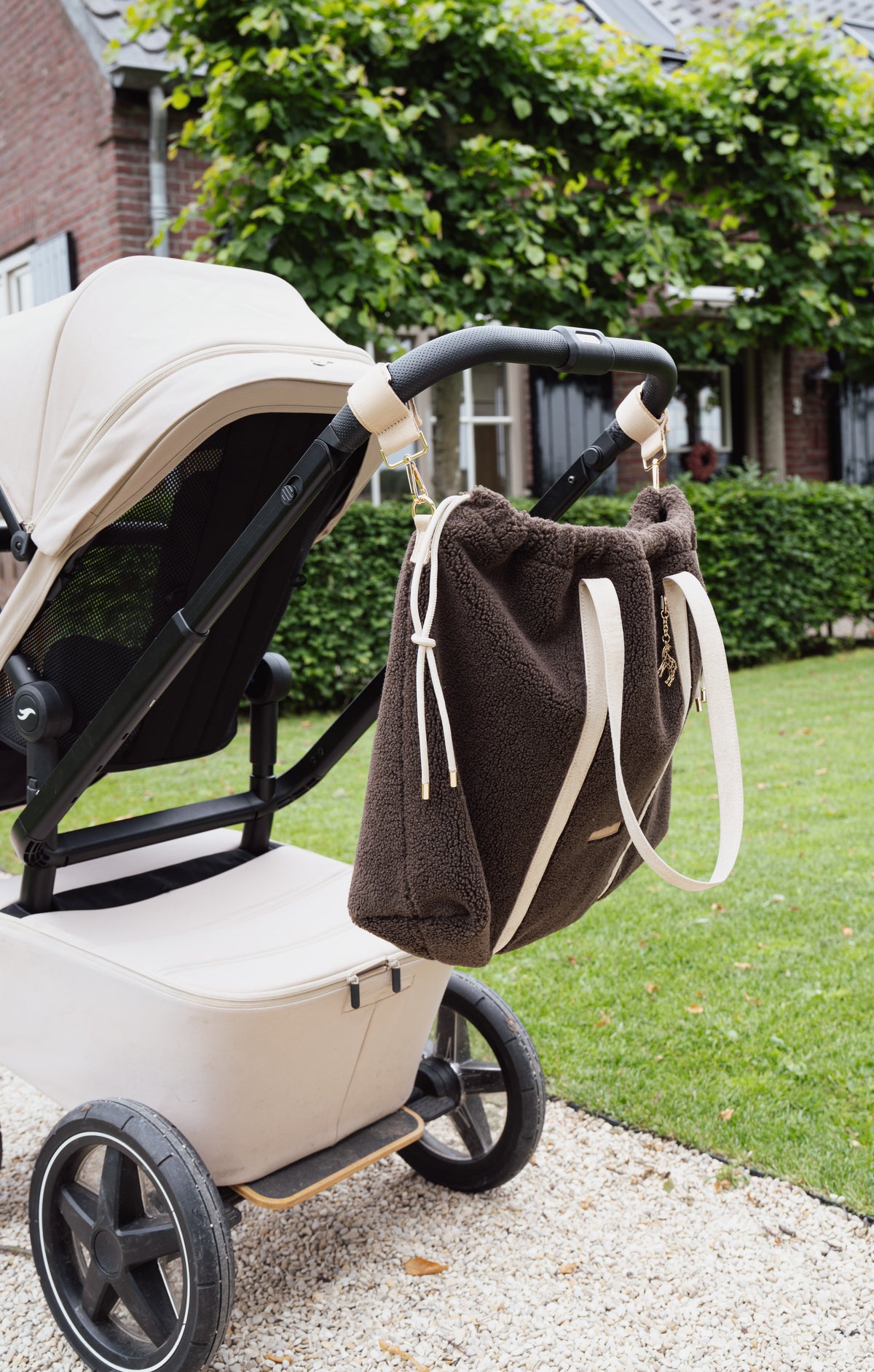 The Cozy Mom Tote – Dark Mocha