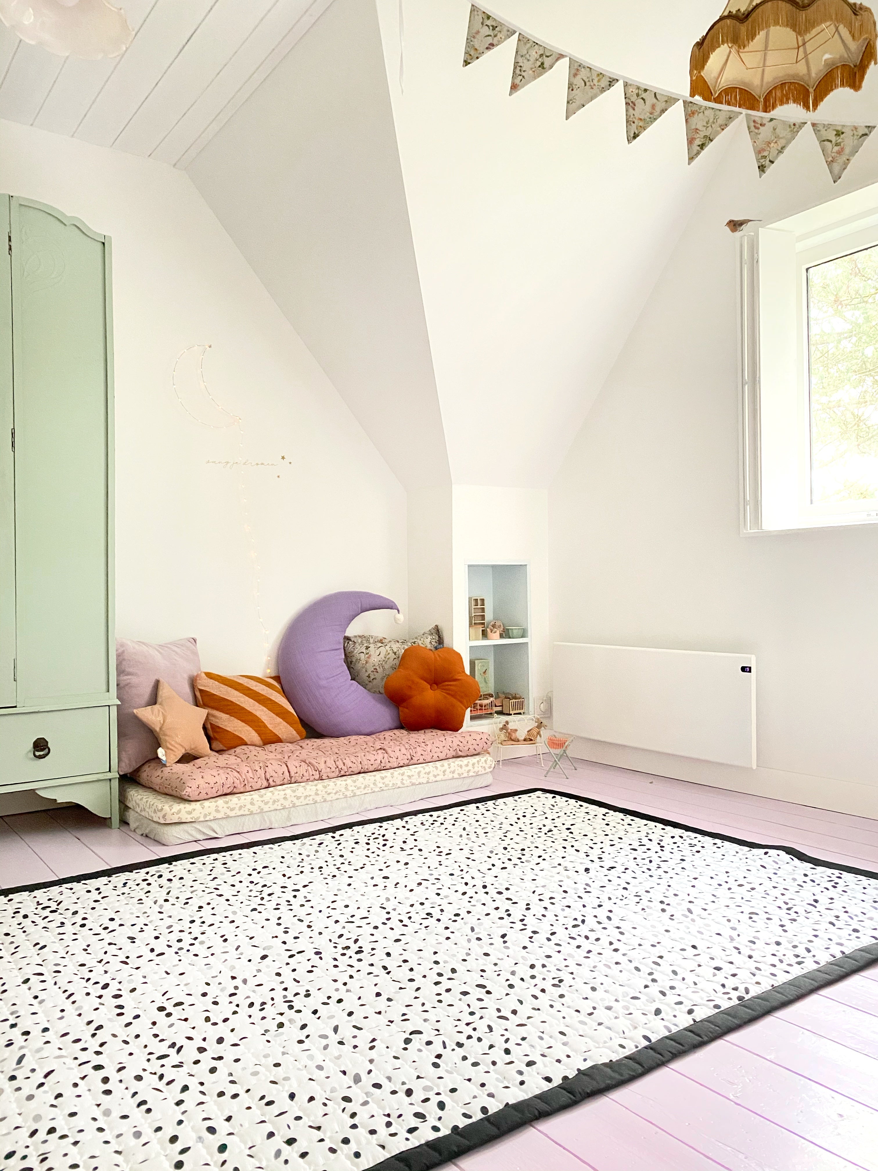 Speelkleed geïnspireerd op natuurlijke steenvormen – voor avonturen in huis of onder de open lucht.