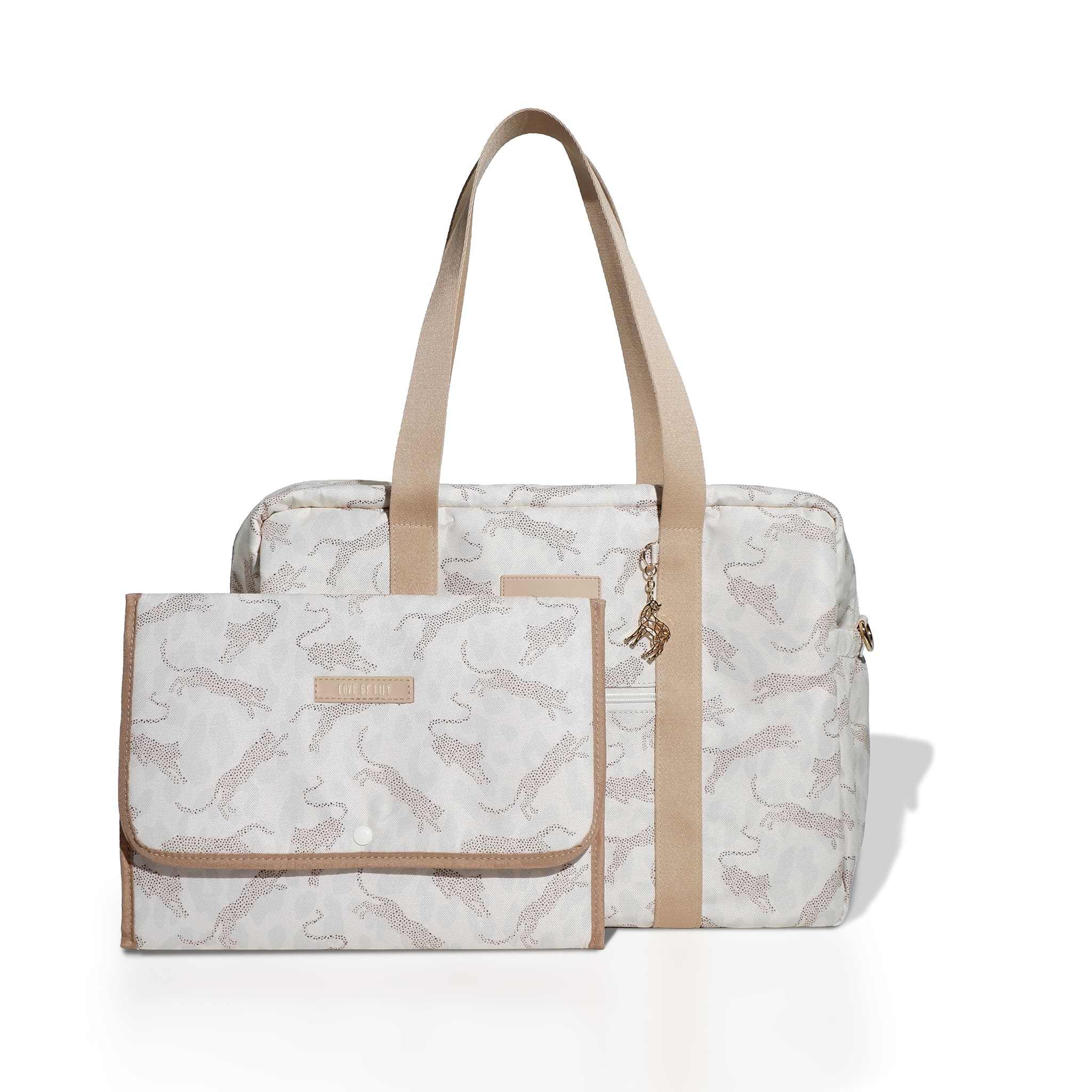 Een ingetogen luiertas met pantherprint – modern, rustig en zelfverzekerd.
