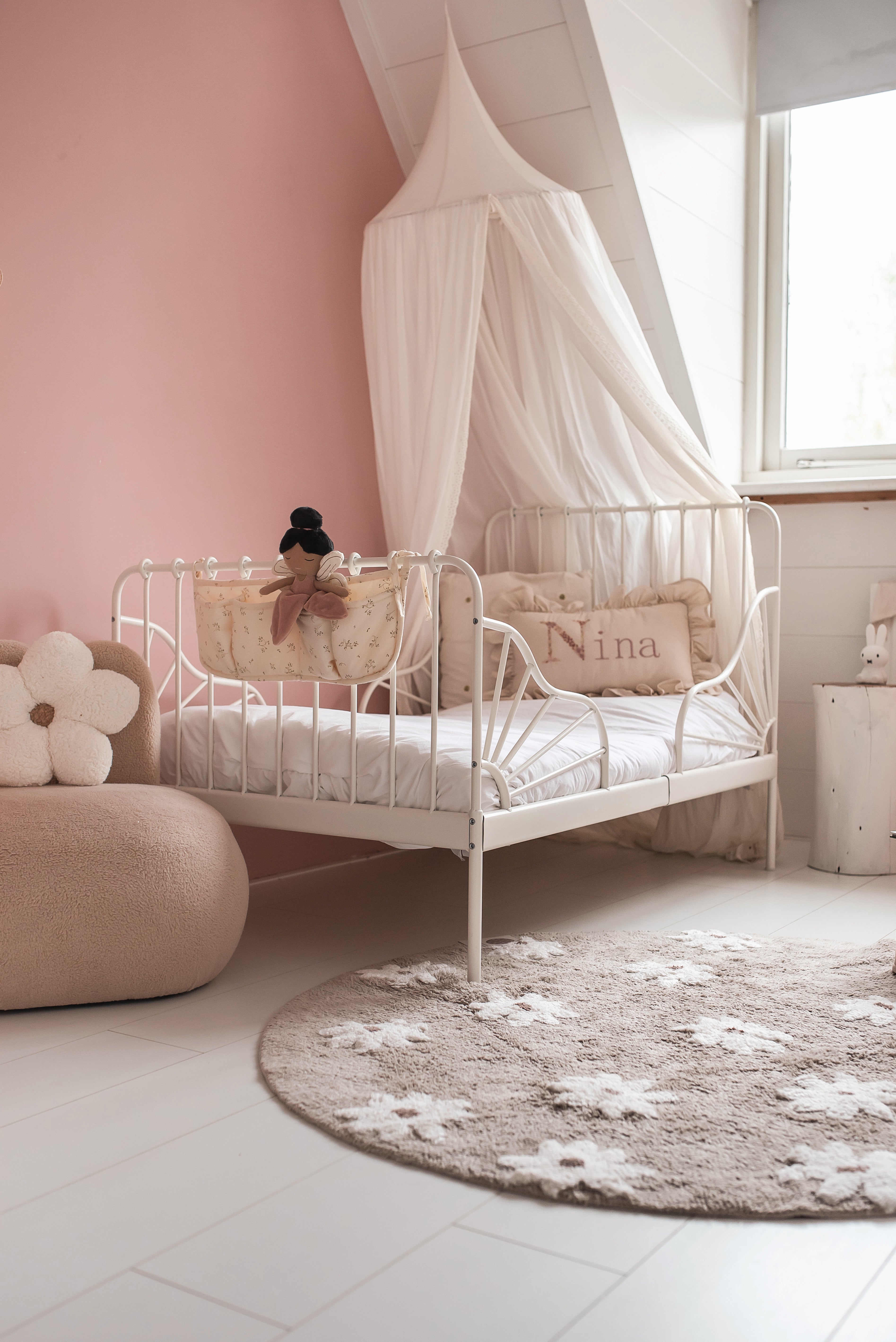 beige vloerkleed bloemen