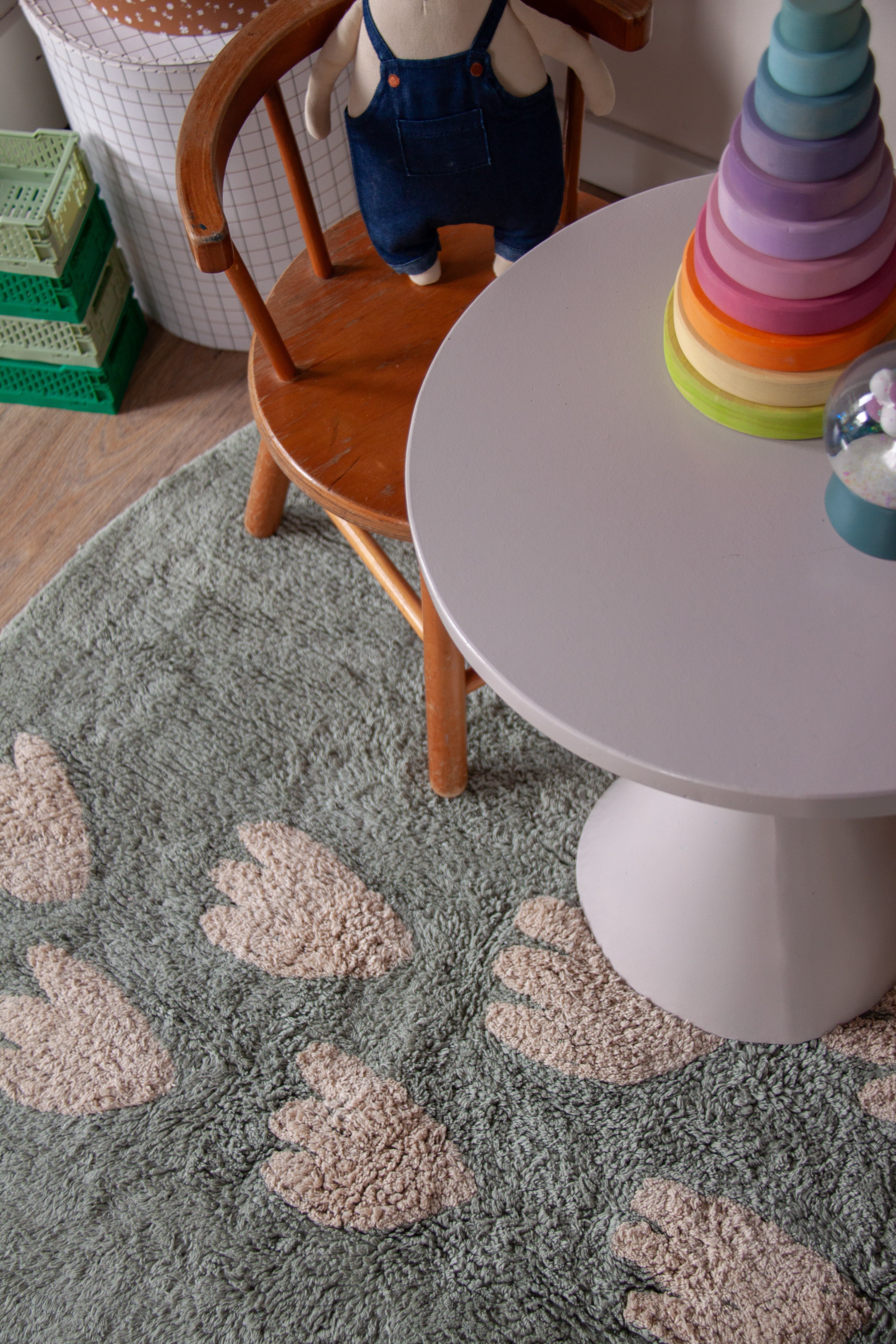 Dino vloerkleed rond in groen en zandkleur, stoere look voor jongenskamer