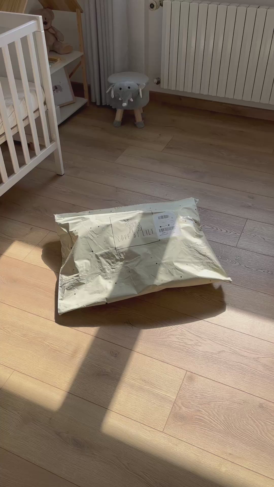 Zacht katoenen vloerkleed beige met herfstkleuren voor unisex babykamer