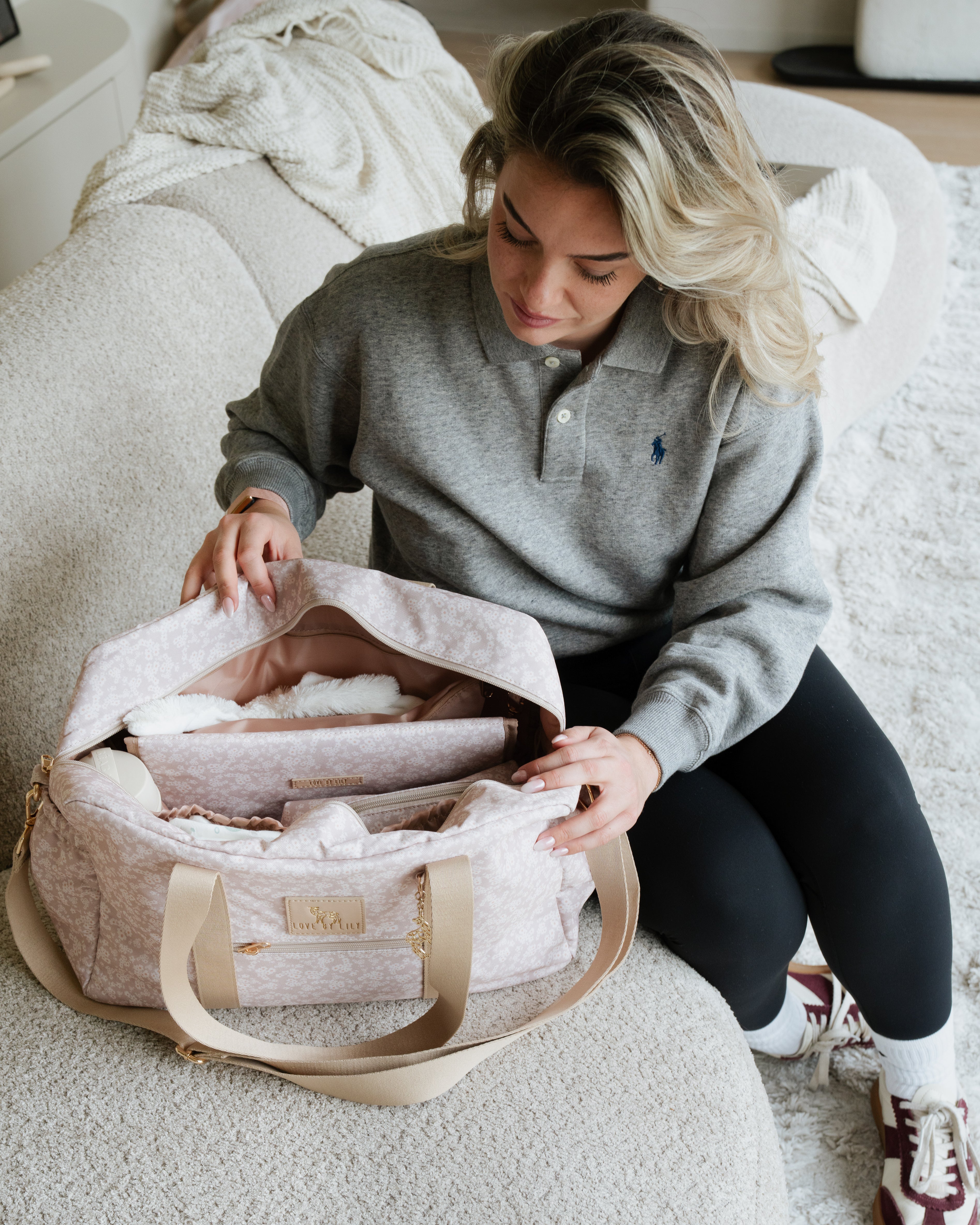 The Lily Changing Mat – Little Daisies