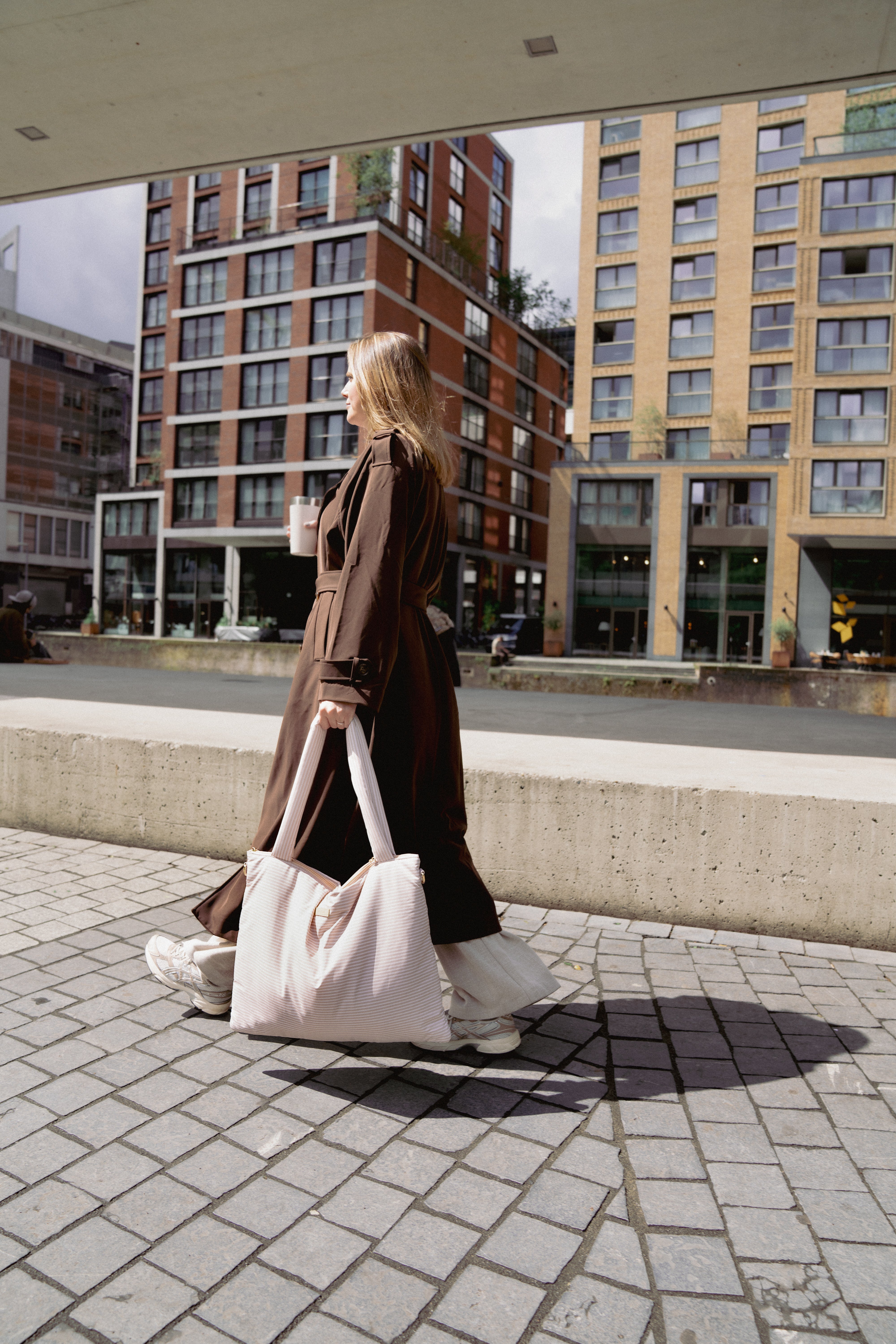 The Lily Tote – Soft Dune