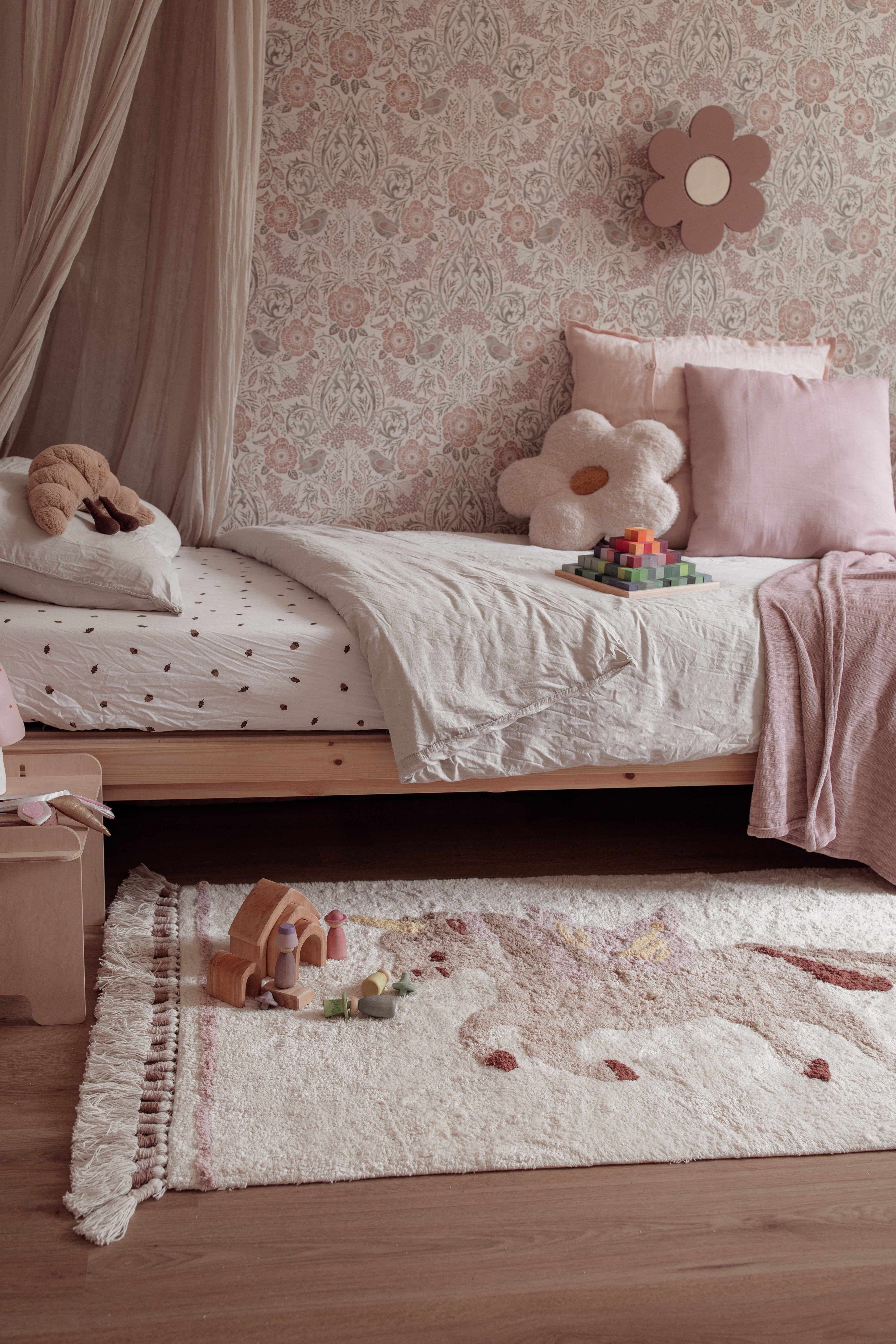 Vloerkleed eenhoorn in roze en naturel kleuren voor meisjeskamer